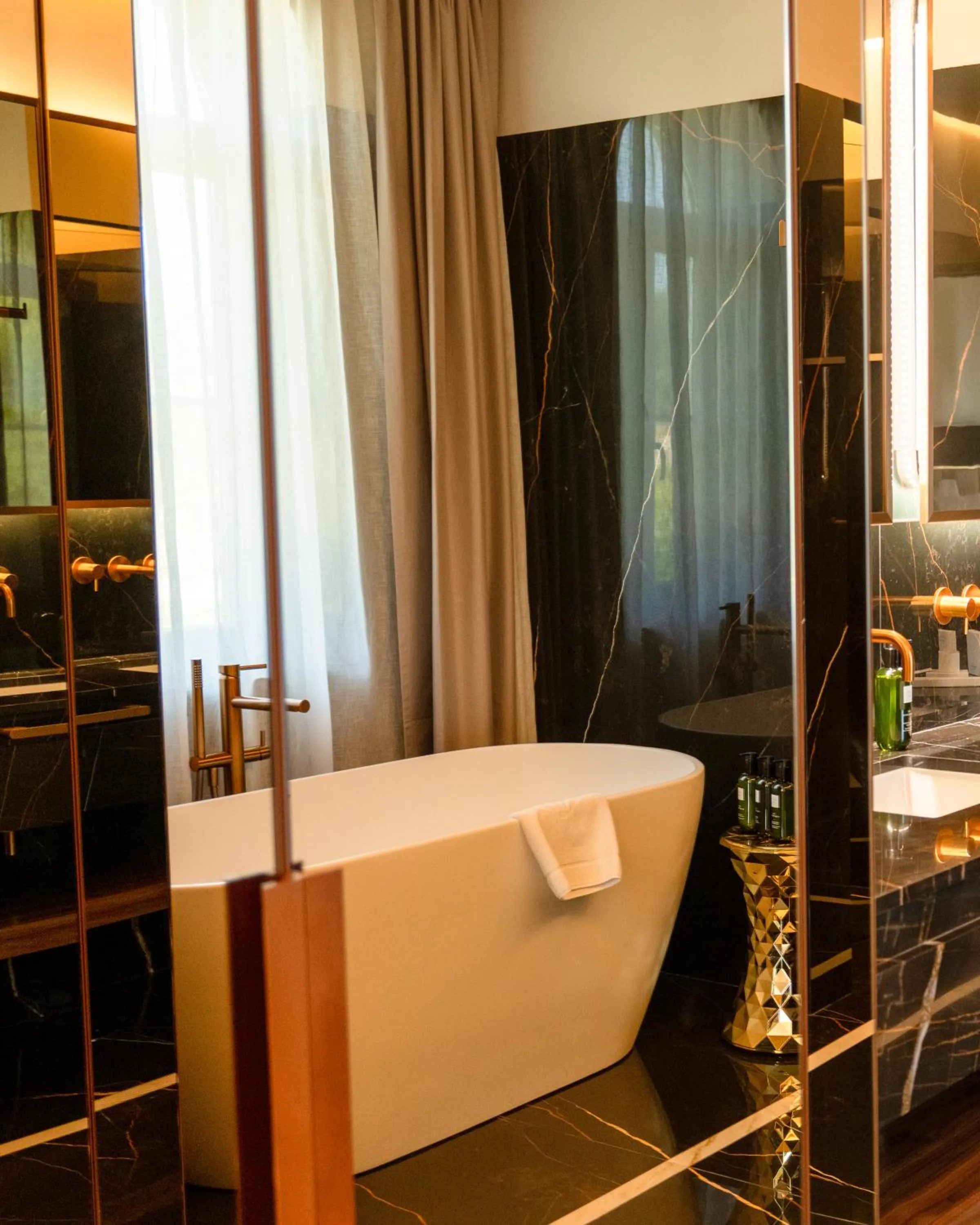 Bathroom in Maison Albar - Amoure - The Leading Hotels of the World