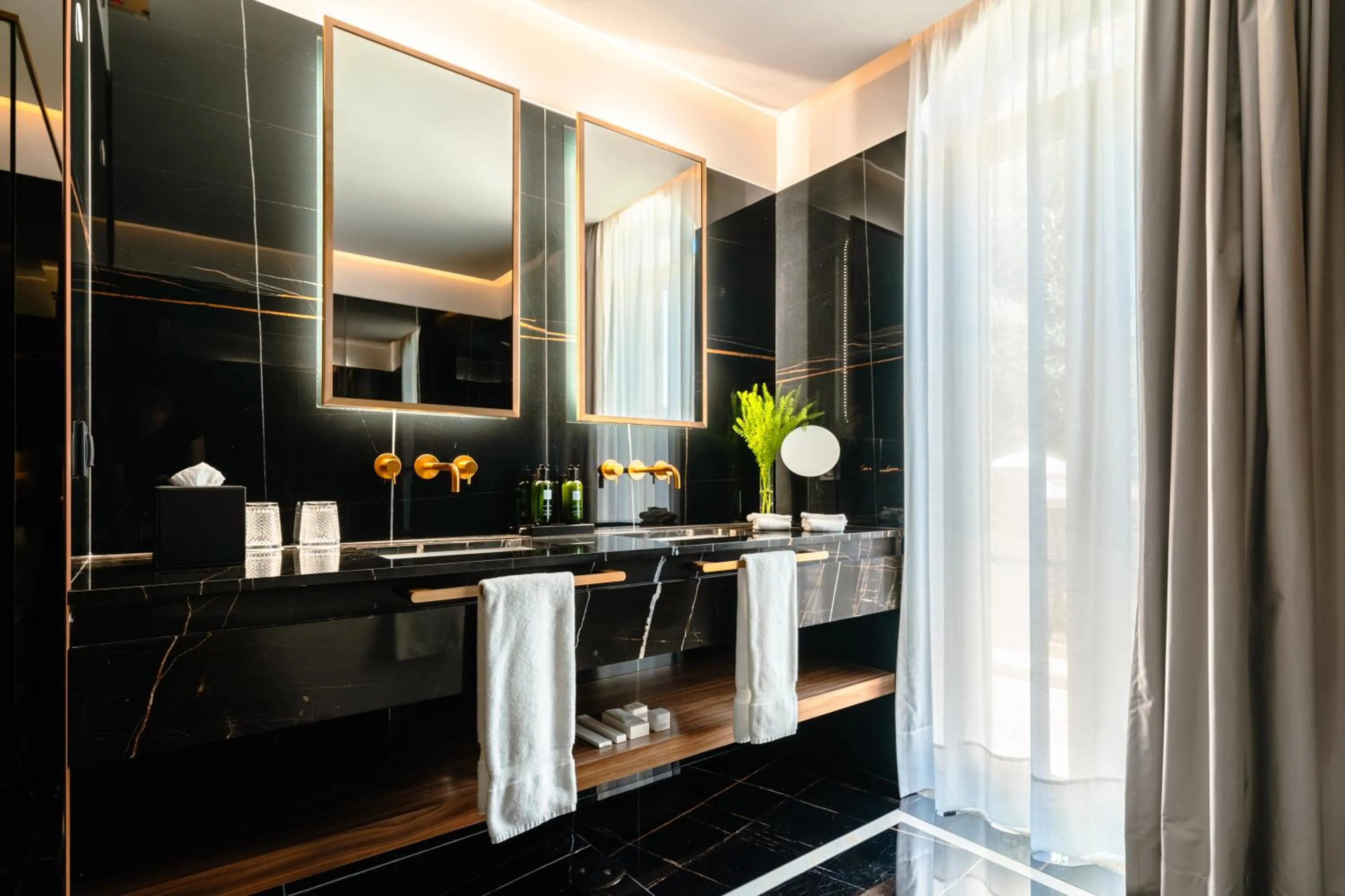 Bathroom in Maison Albar - Amoure - The Leading Hotels of the World