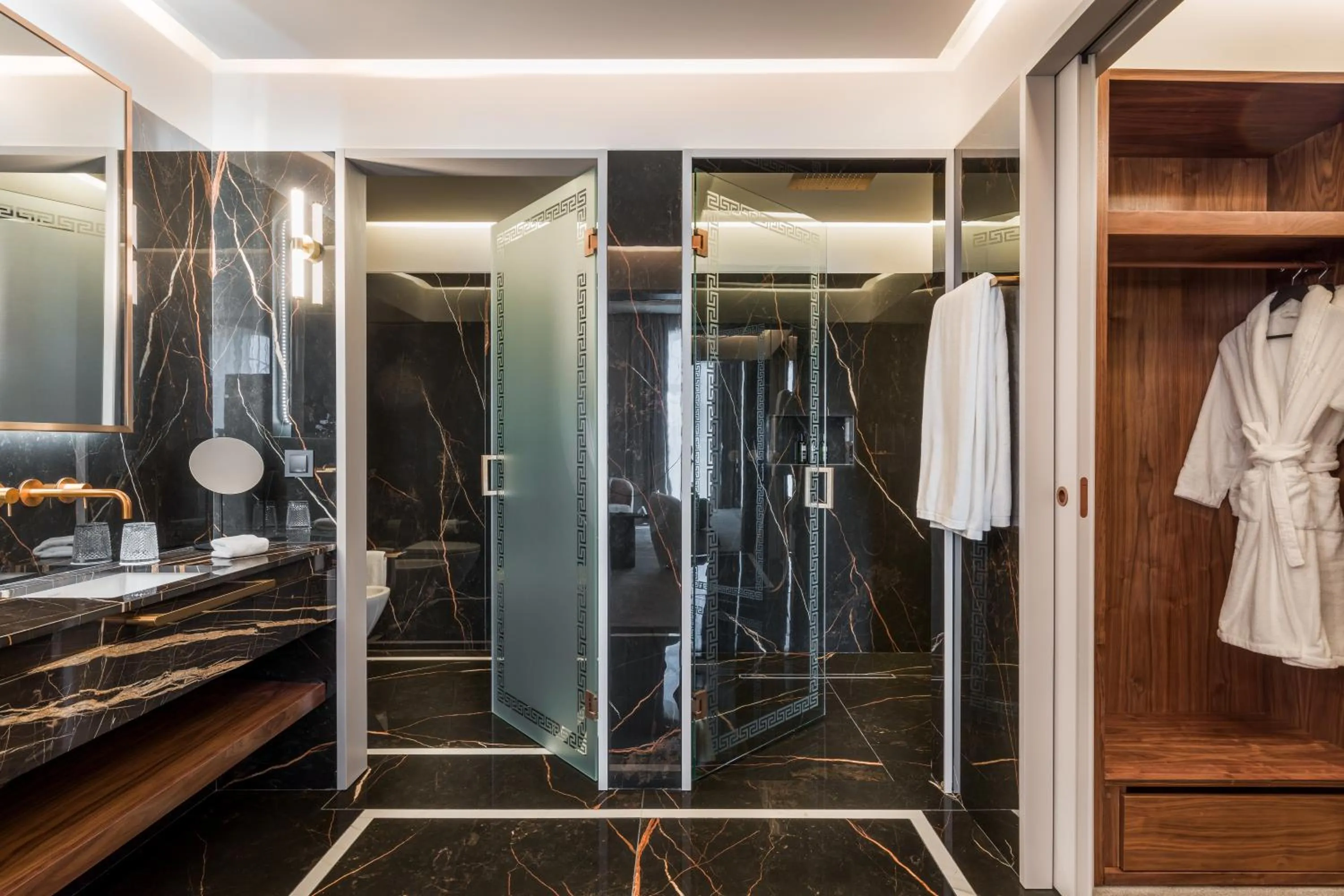 Bathroom in Maison Albar - Amoure - The Leading Hotels of the World