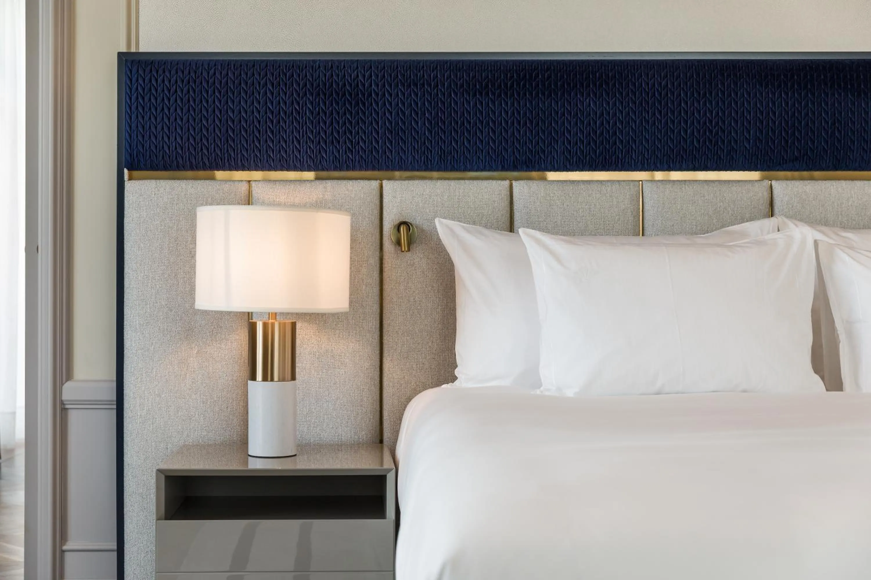 Bed in Maison Albar - Amoure - The Leading Hotels of the World