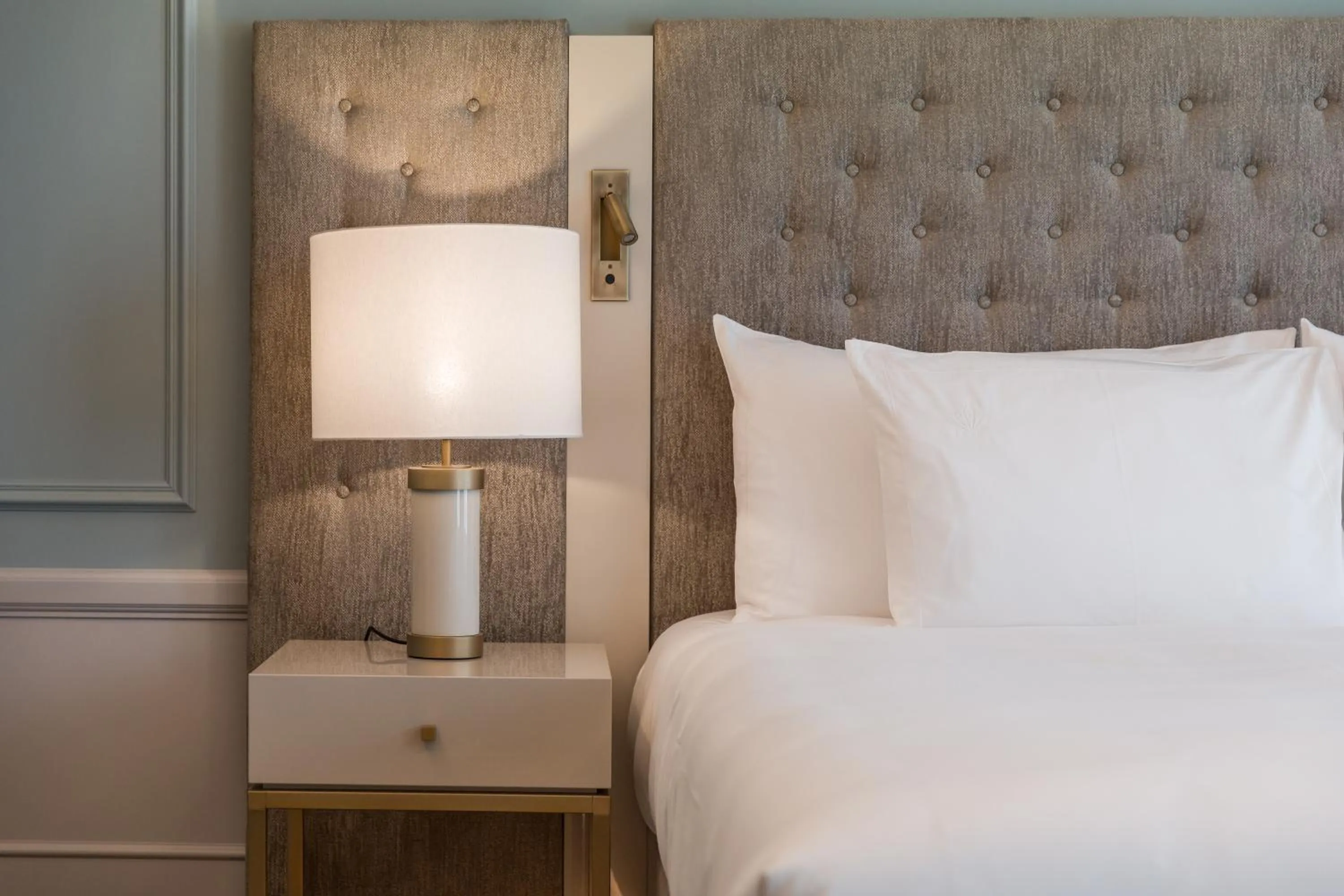 Bed in Maison Albar - Amoure - The Leading Hotels of the World