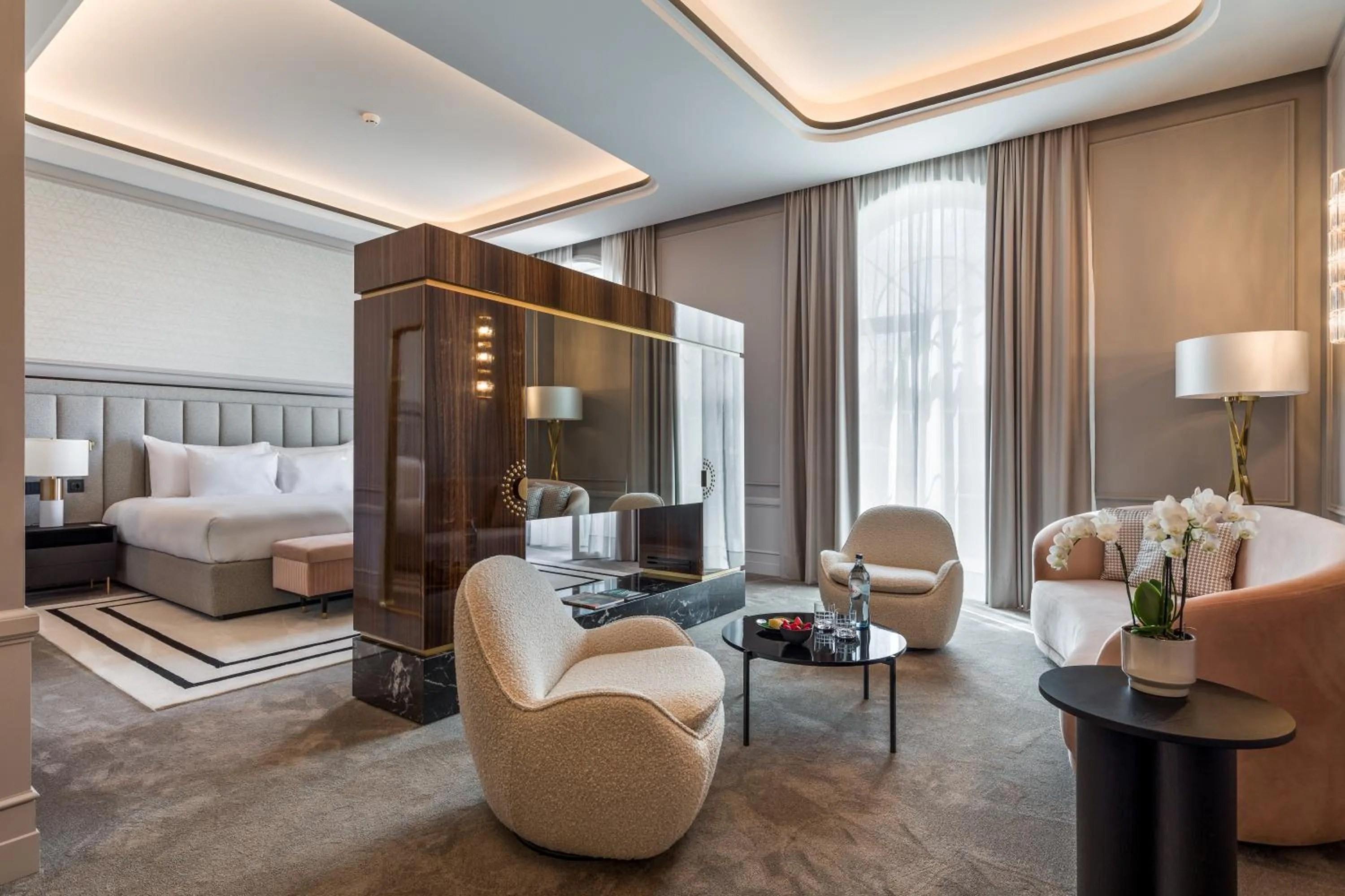 Living room, Bed in Maison Albar - Amoure - The Leading Hotels of the World