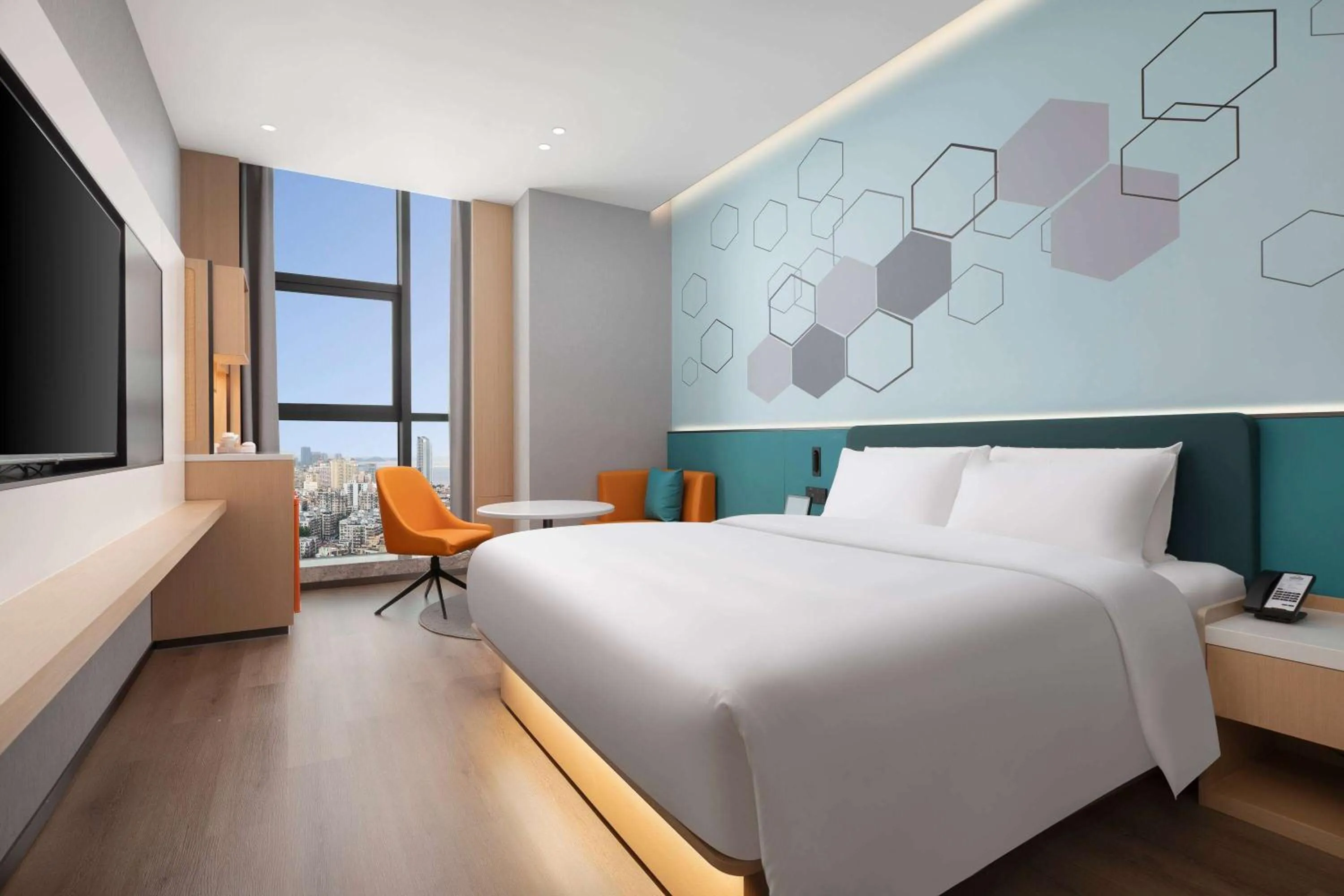 Photo of the whole room, Bed in Days Inn by Wyndham Zhuhai Gongbei Port