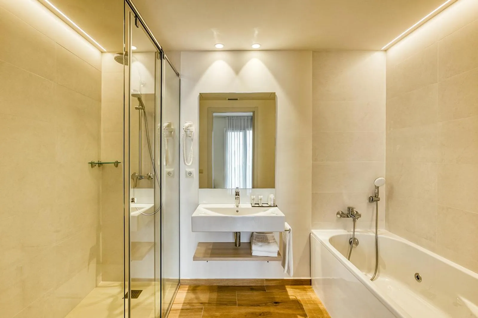 Hotel Emporium - Adults Only