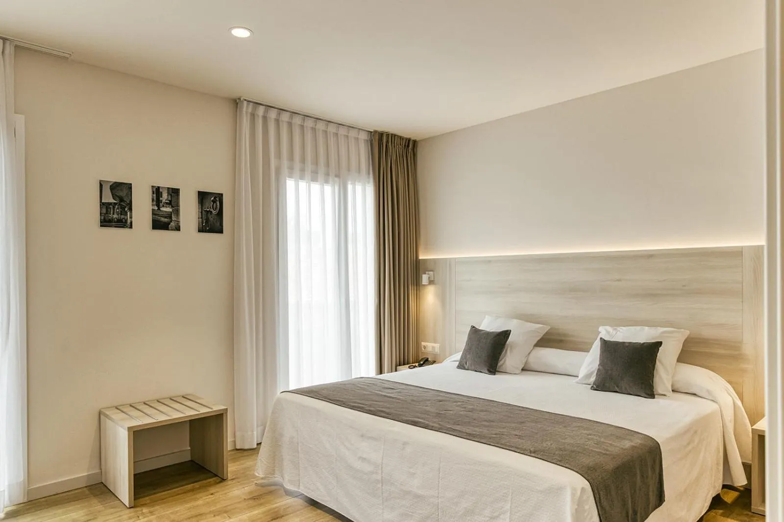 Bed in Hotel Emporium - Adults Only