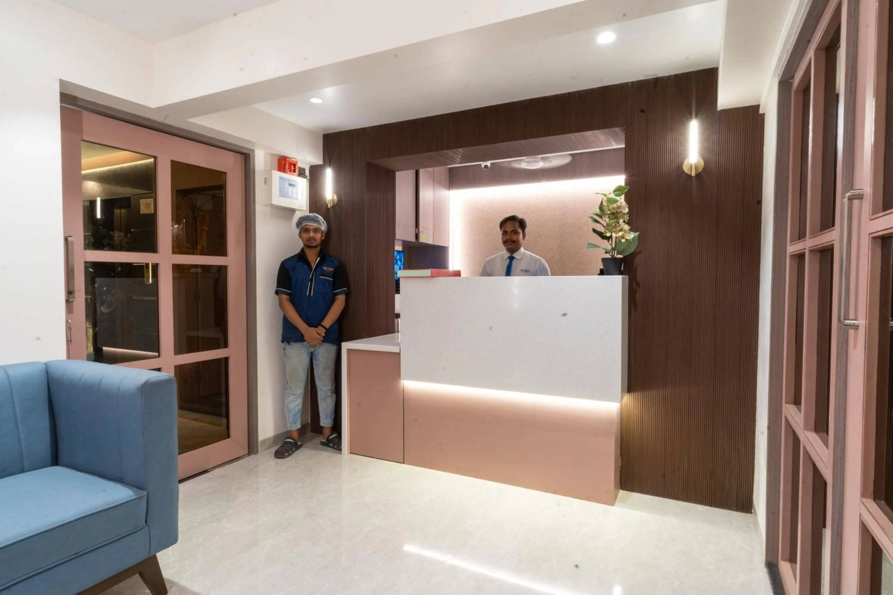 Staff in Hotel Aura Inn Airoli ,Digha