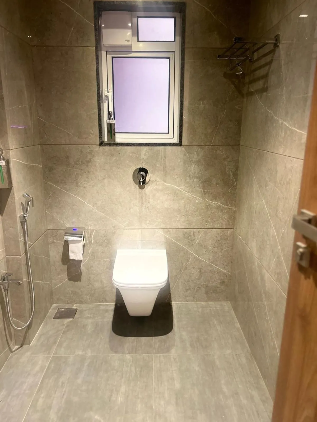 Toilet in Hotel Aura Inn Airoli ,Digha