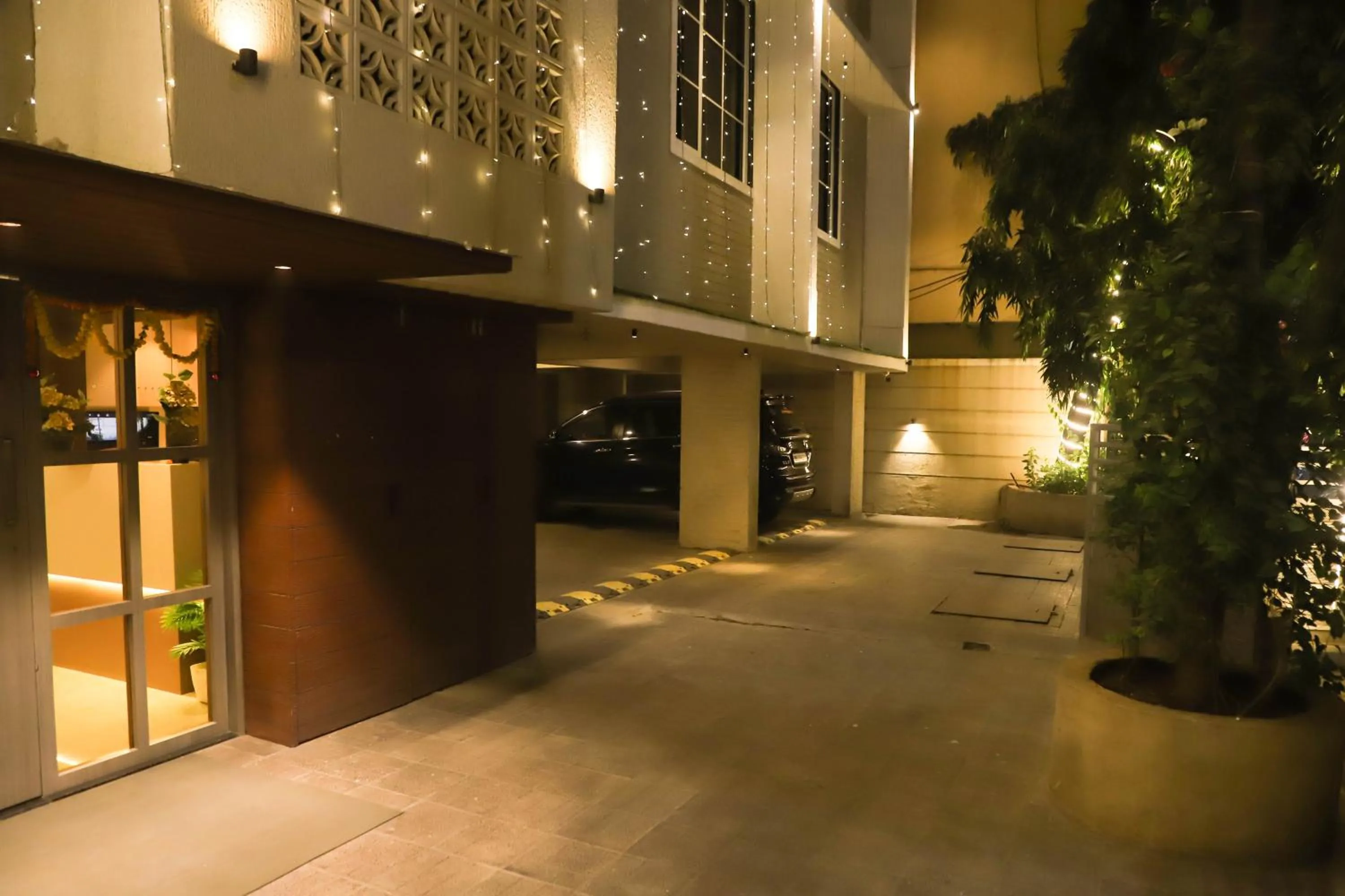 Night in Hotel Aura Inn Airoli ,Digha