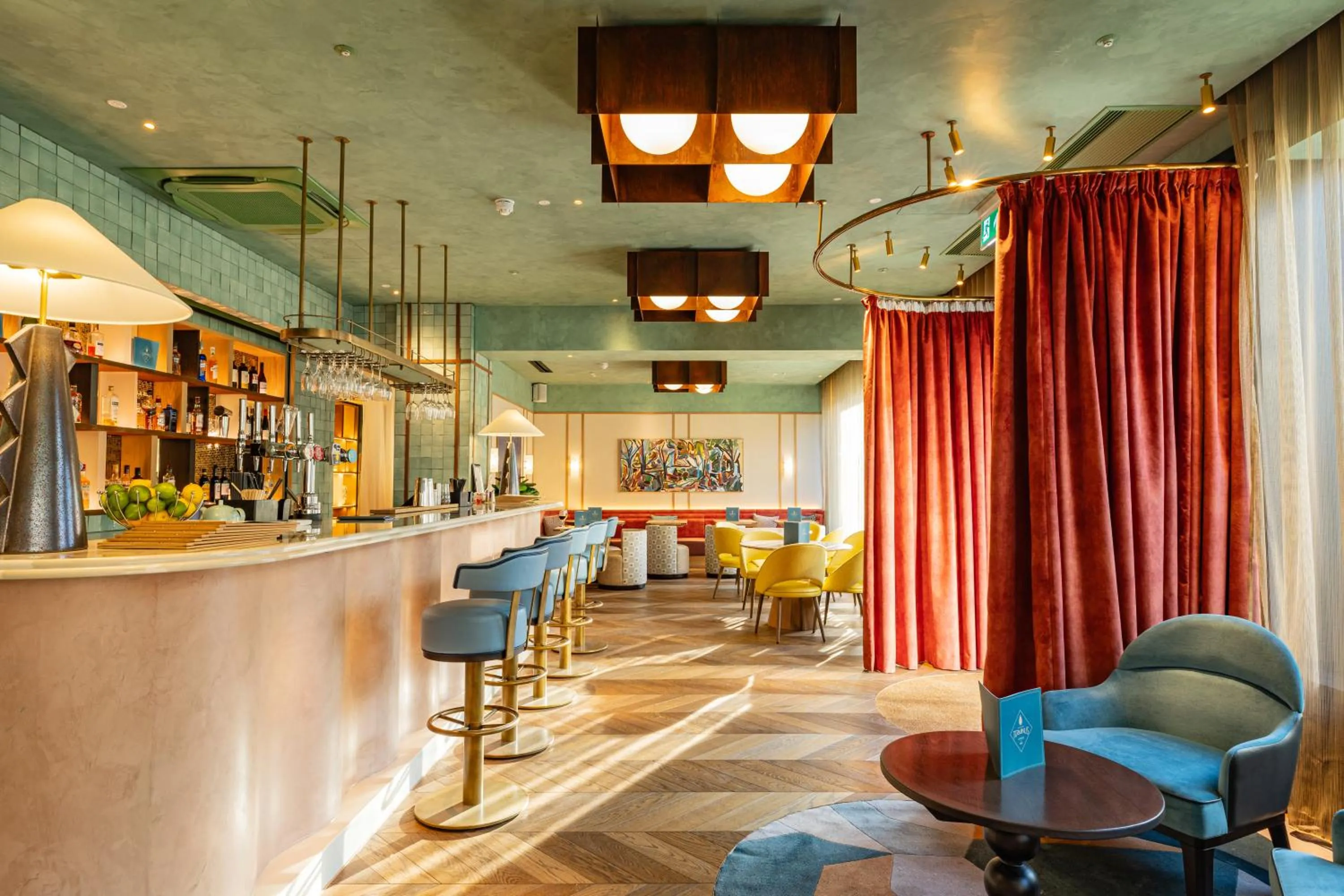 DoubleTree by Hilton London Victoria