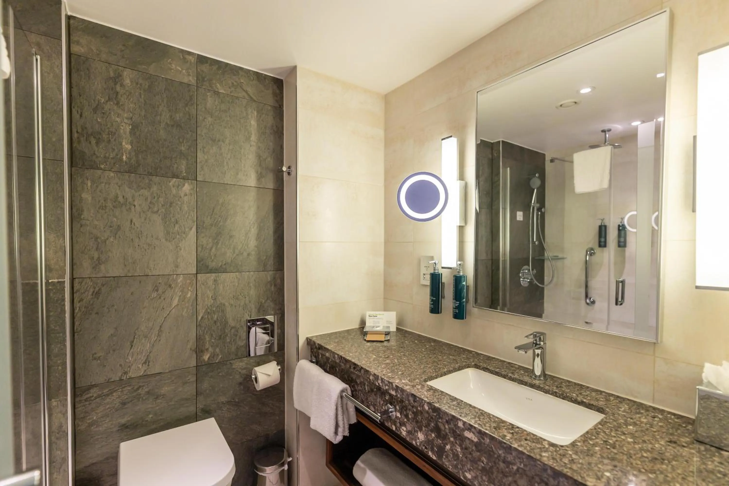 Bathroom in DoubleTree by Hilton London Victoria