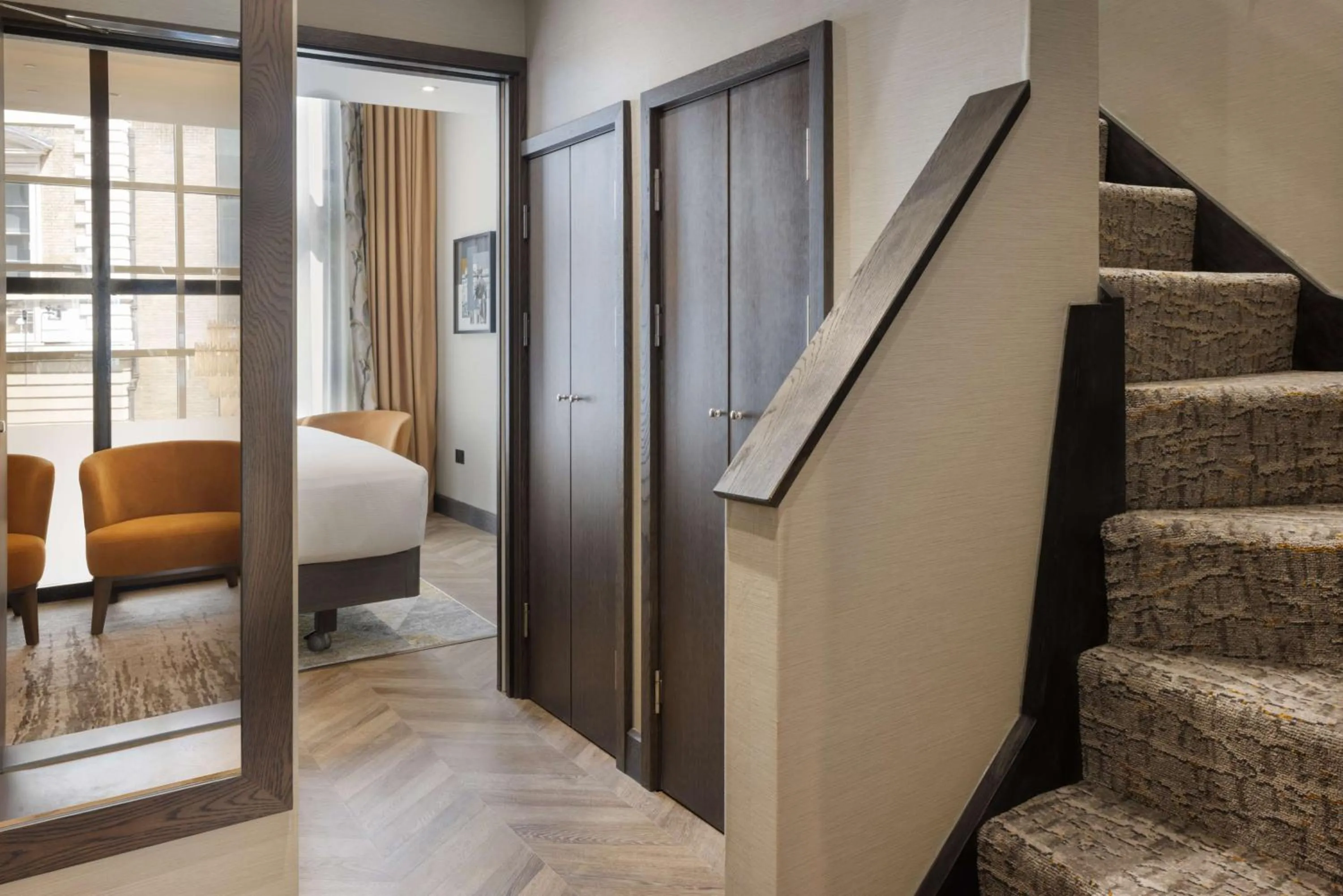 Photo of the whole room in DoubleTree by Hilton London Victoria