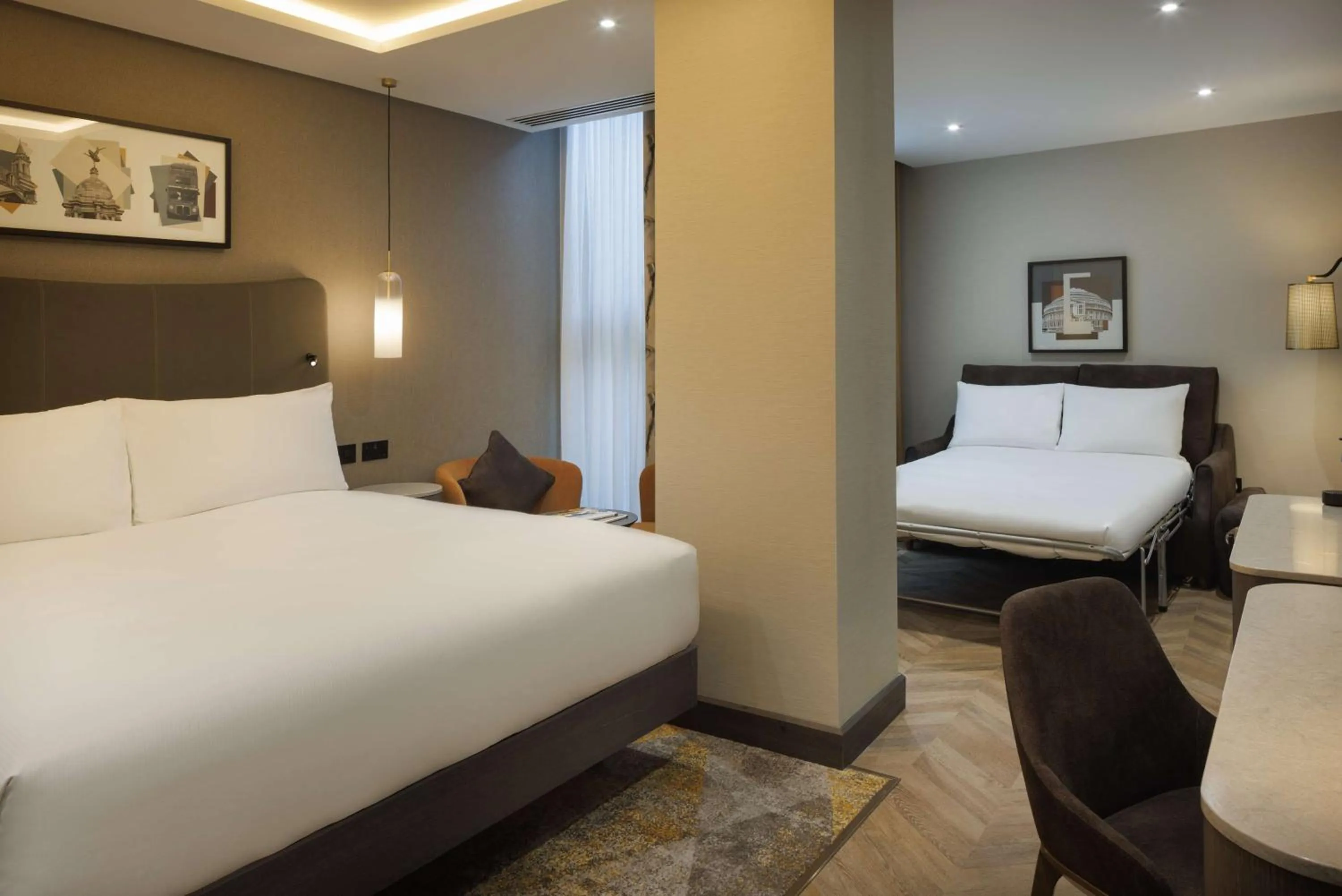 Bed in DoubleTree by Hilton London Victoria