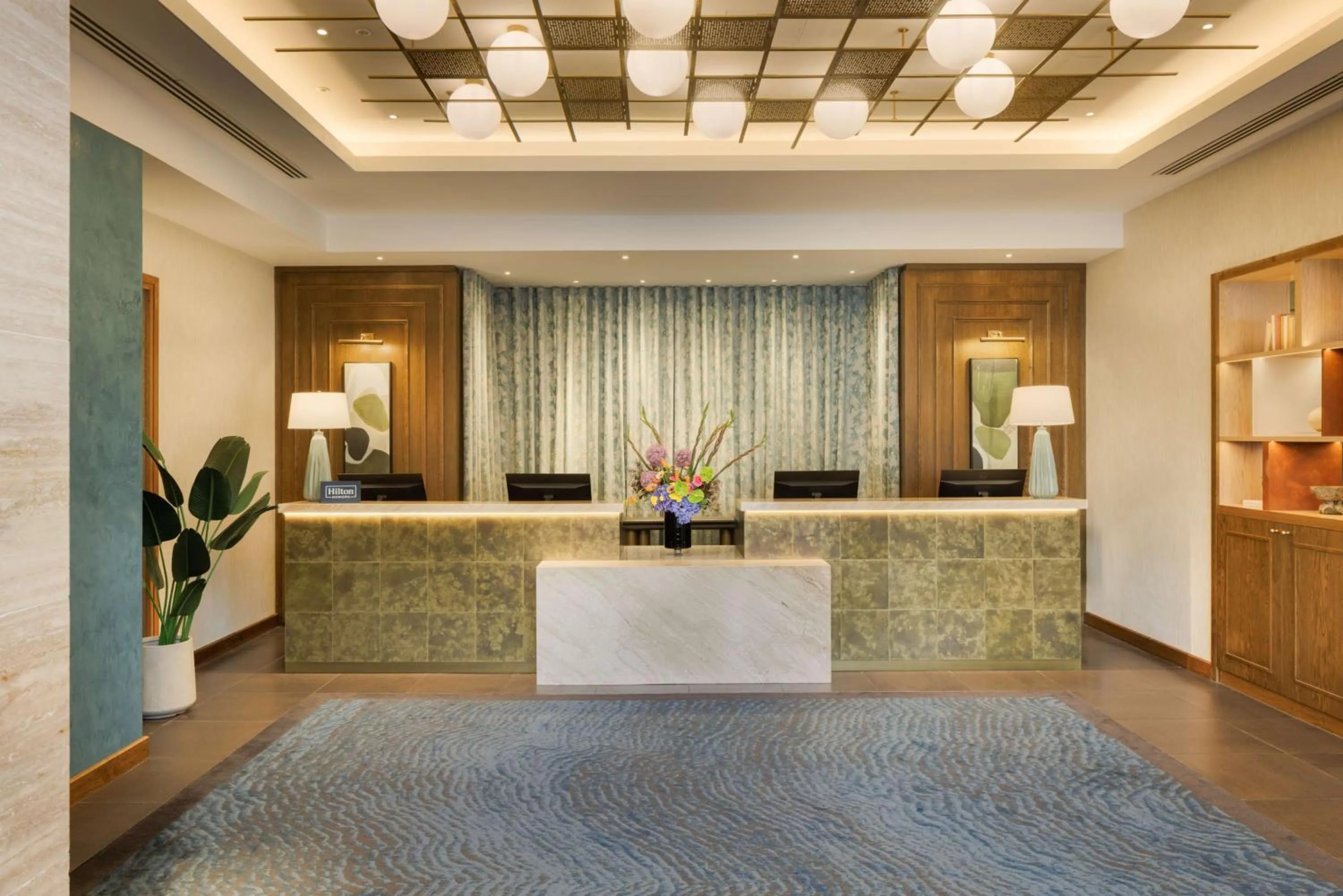 Lobby or reception in DoubleTree by Hilton London Victoria