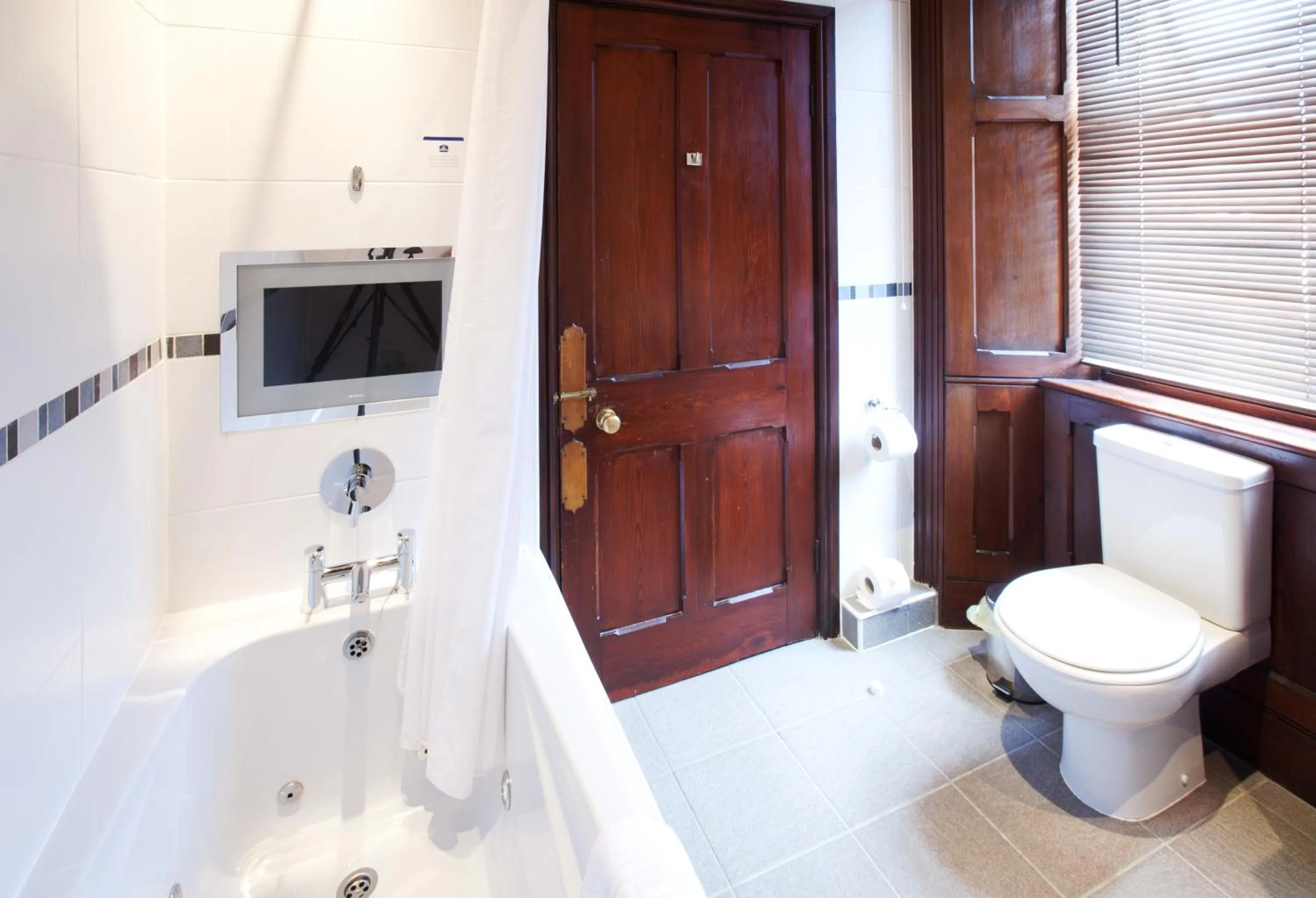 Bathroom in Appleby Manor Hotel & Garden Spa
