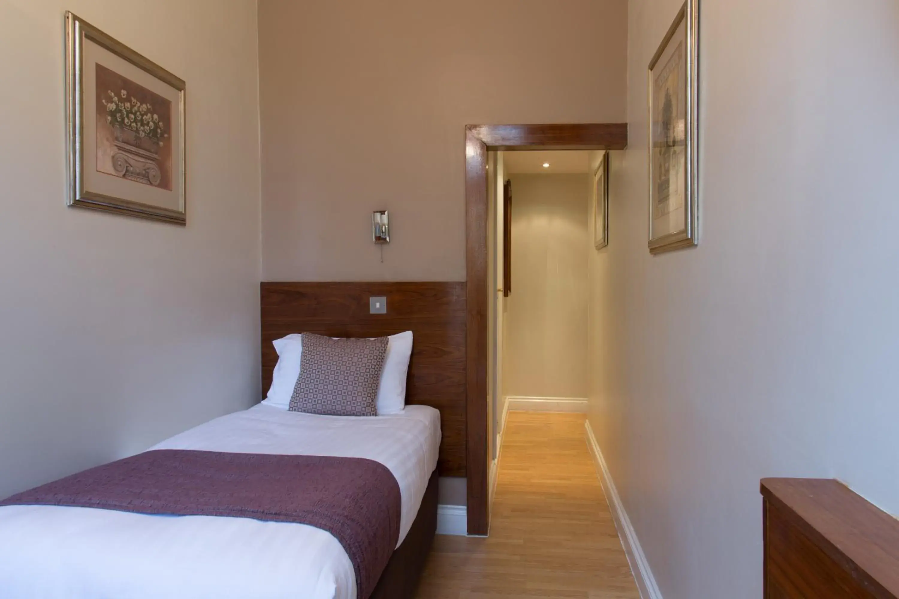 Single Room in Garden View Hotel Single Room in Garden View Hotel