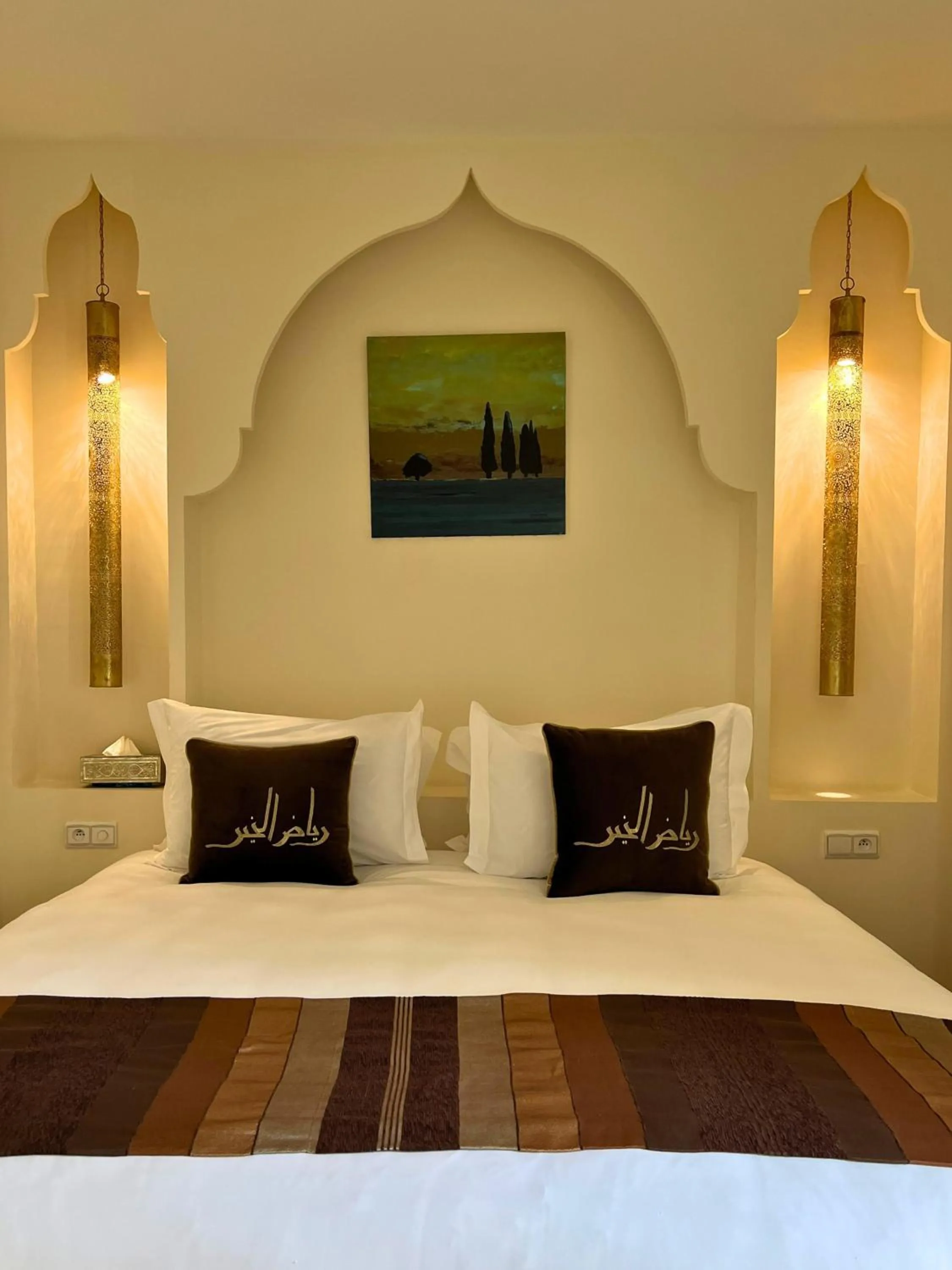 Bed in Riad El Khaeir - Piscine, Hamam & Spa