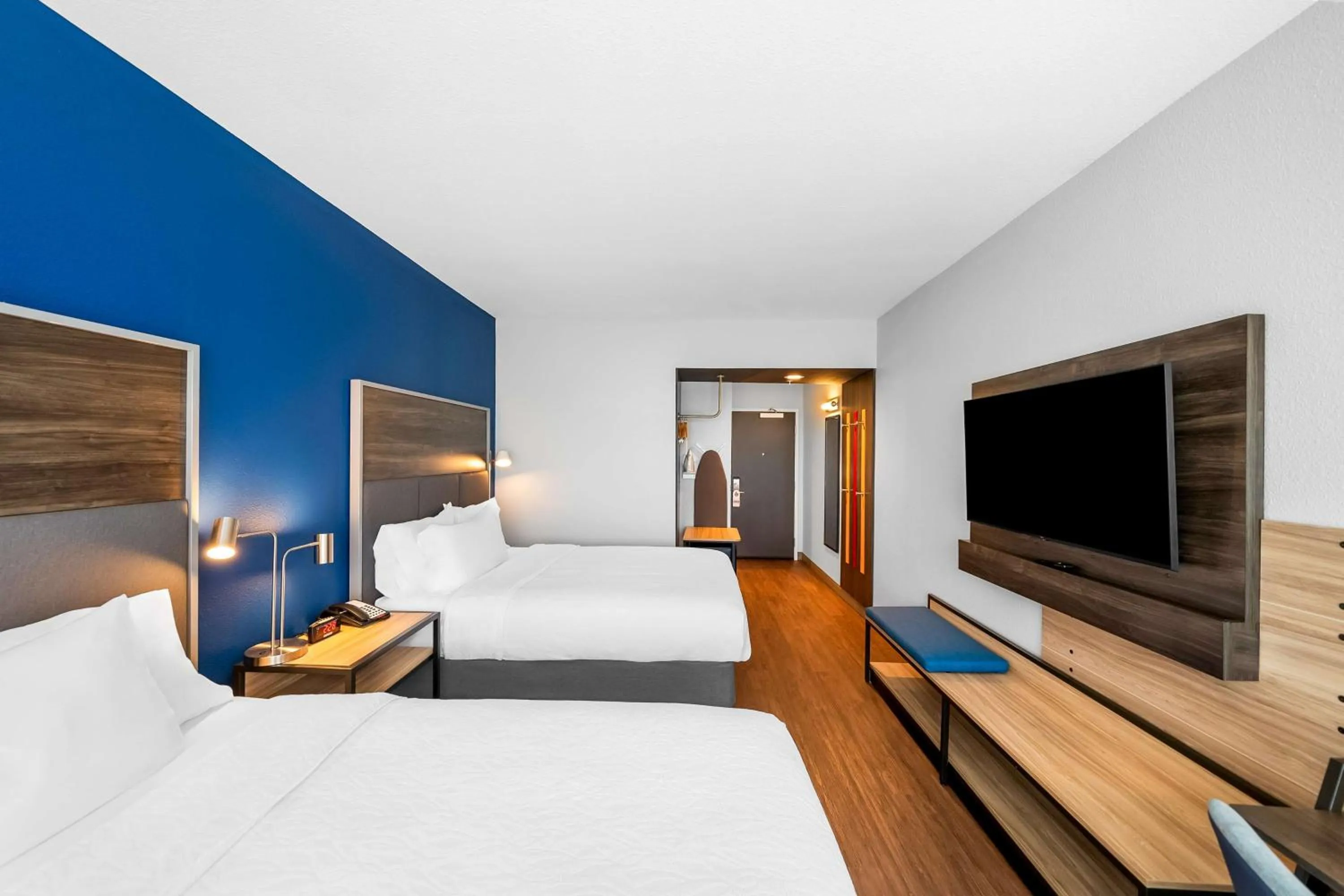 Bed in Tru by Hilton Plano Hwy 75