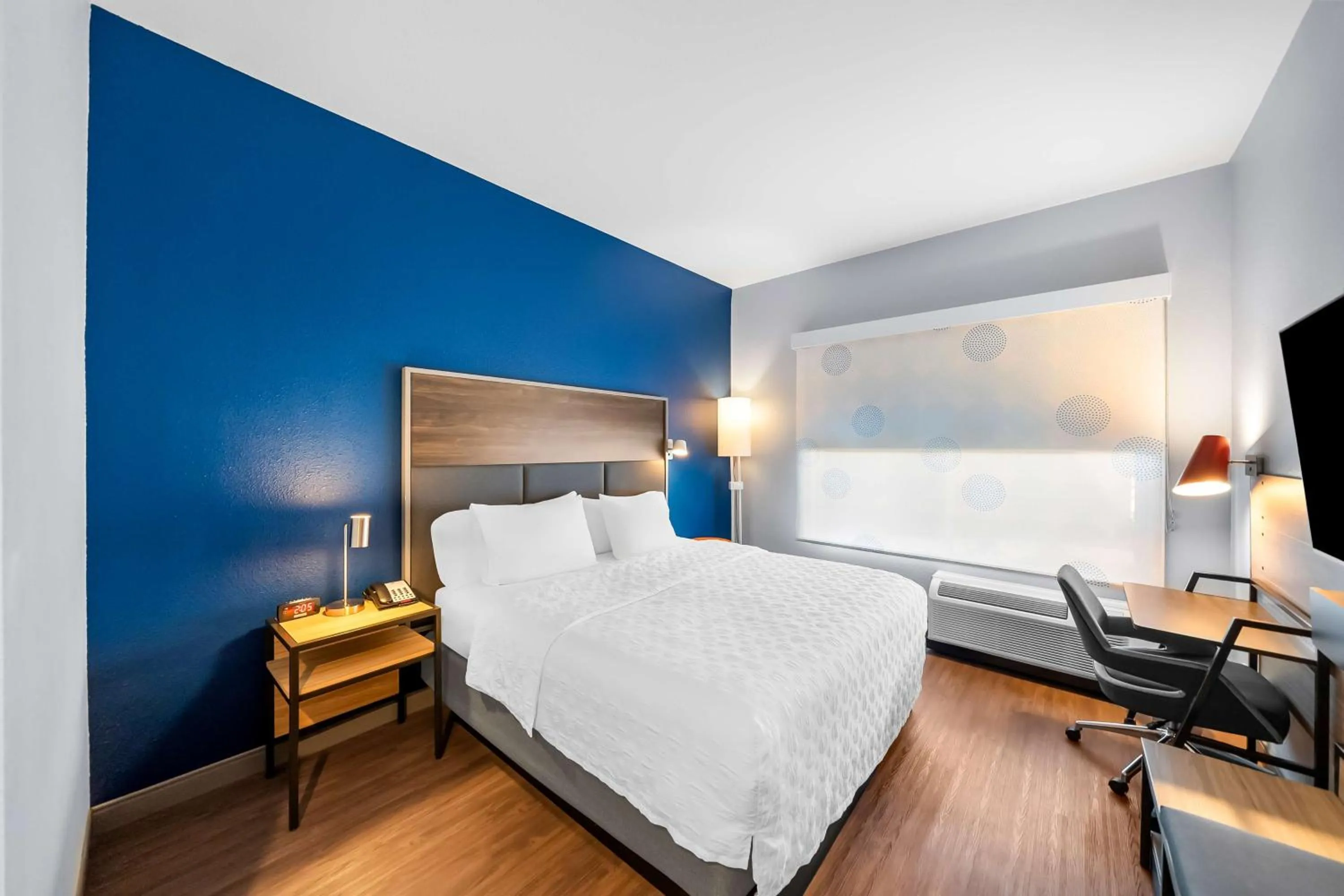 Bed in Tru by Hilton Plano Hwy 75