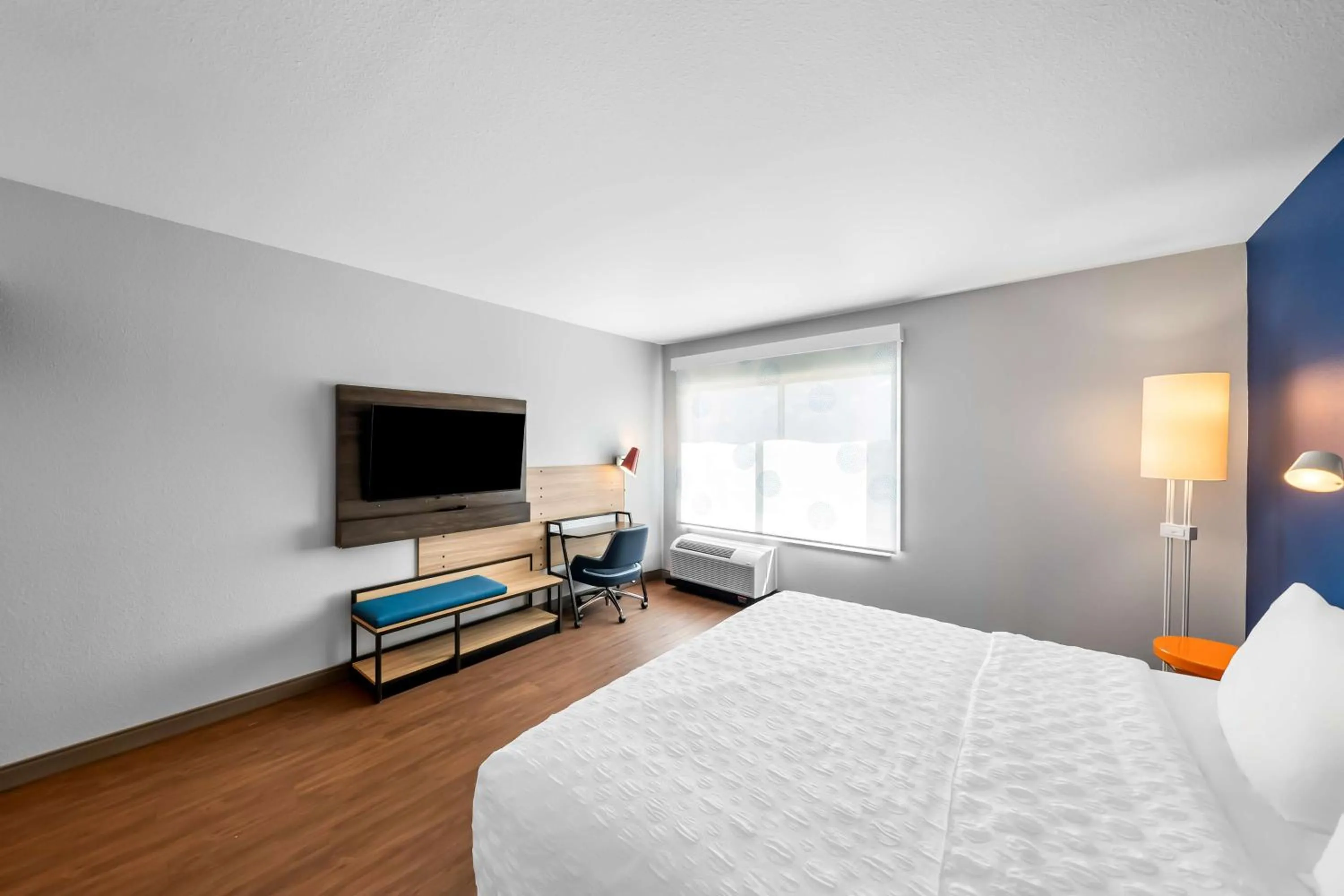 Bed in Tru by Hilton Plano Hwy 75