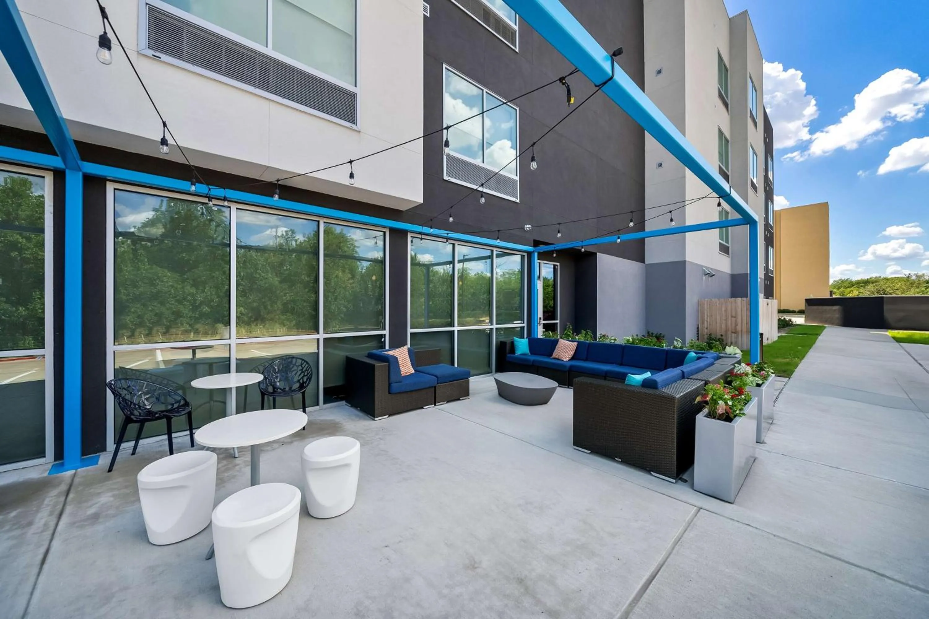 Patio in Tru by Hilton Plano Hwy 75