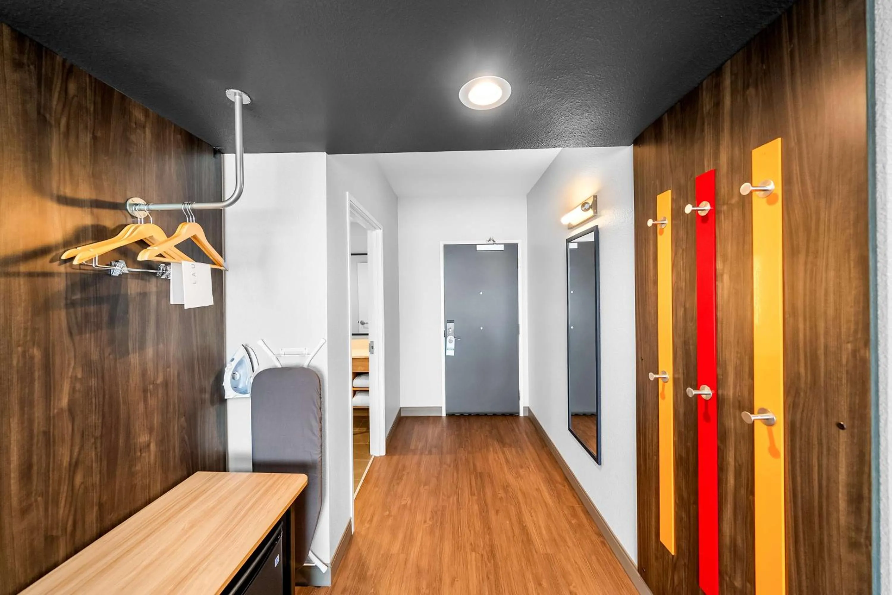 Photo of the whole room in Tru by Hilton Plano Hwy 75