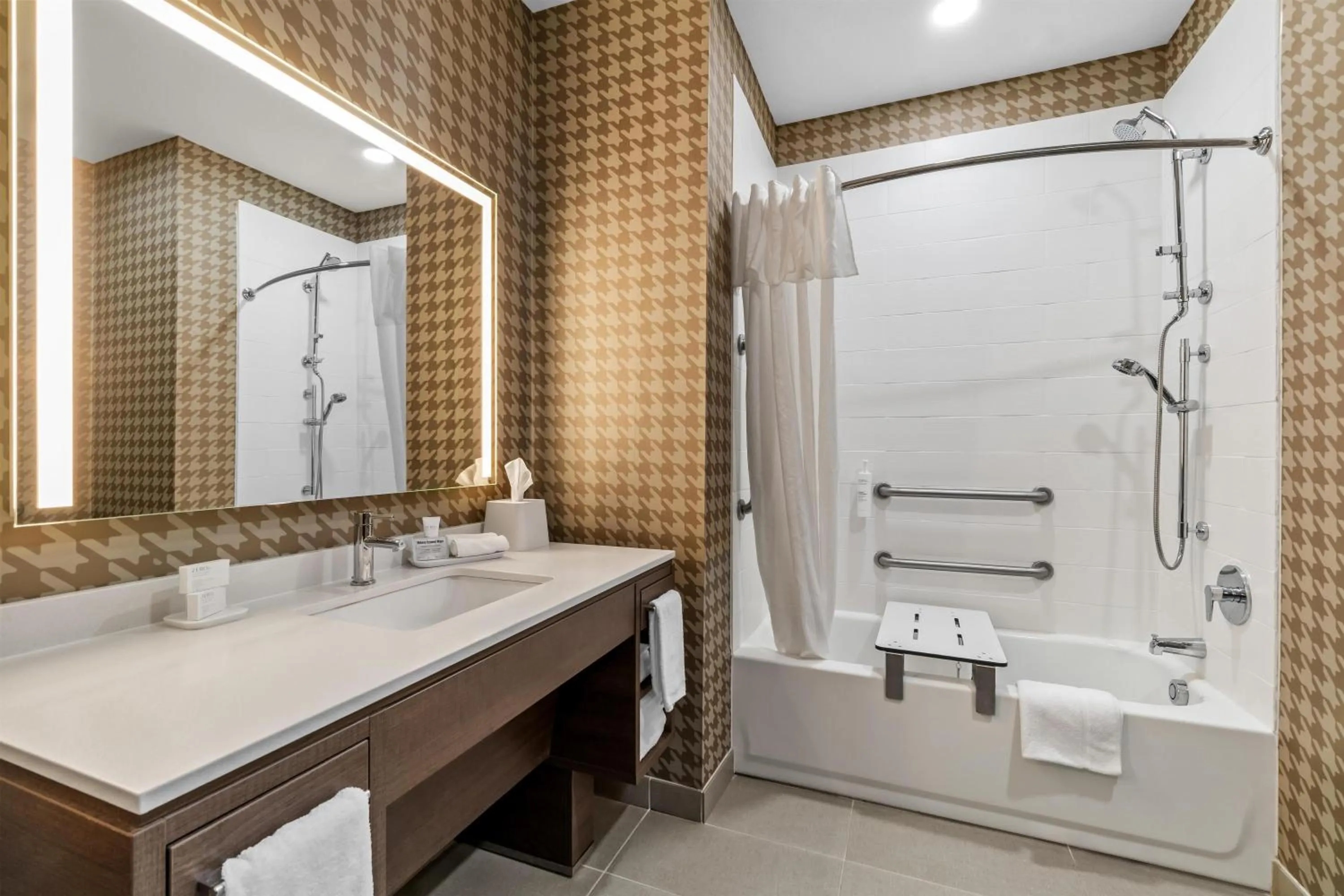 Bathroom in Home2 Suites By Hilton Marion