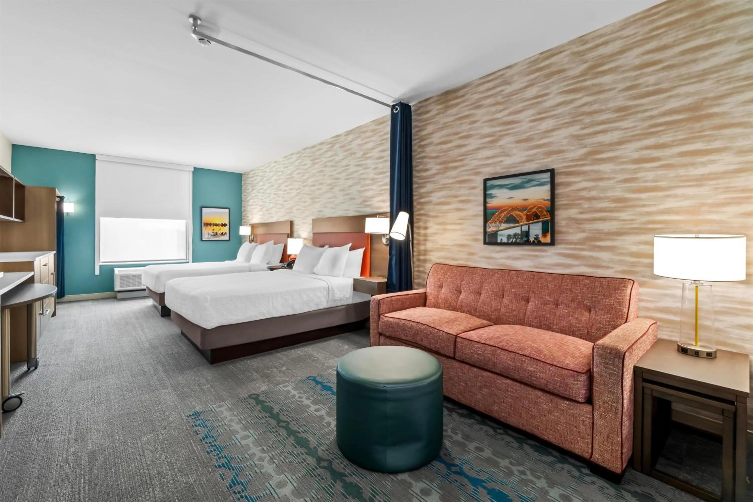 Living room, Bed in Home2 Suites By Hilton Marion