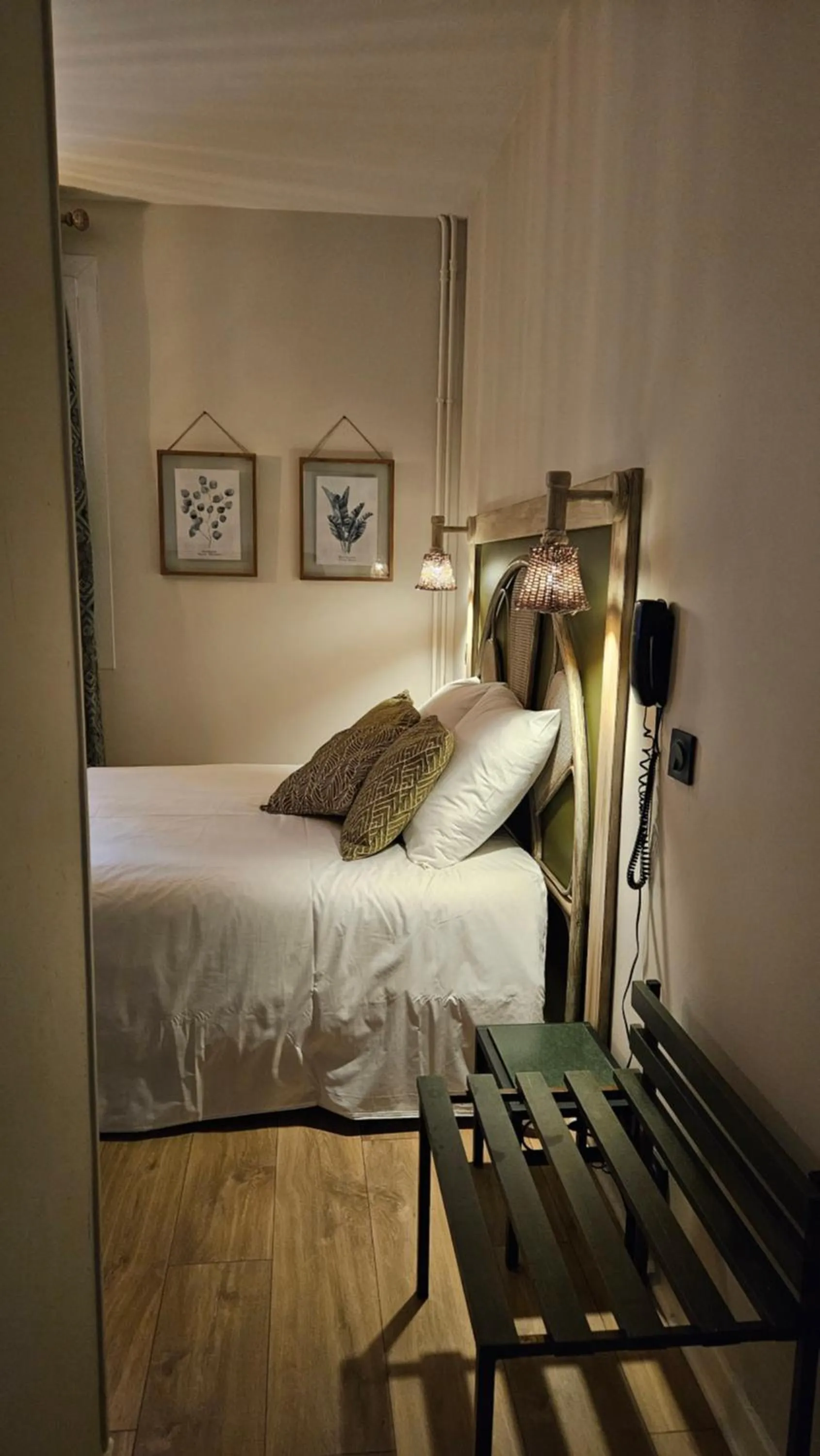 Bed in Auberge de la Marine