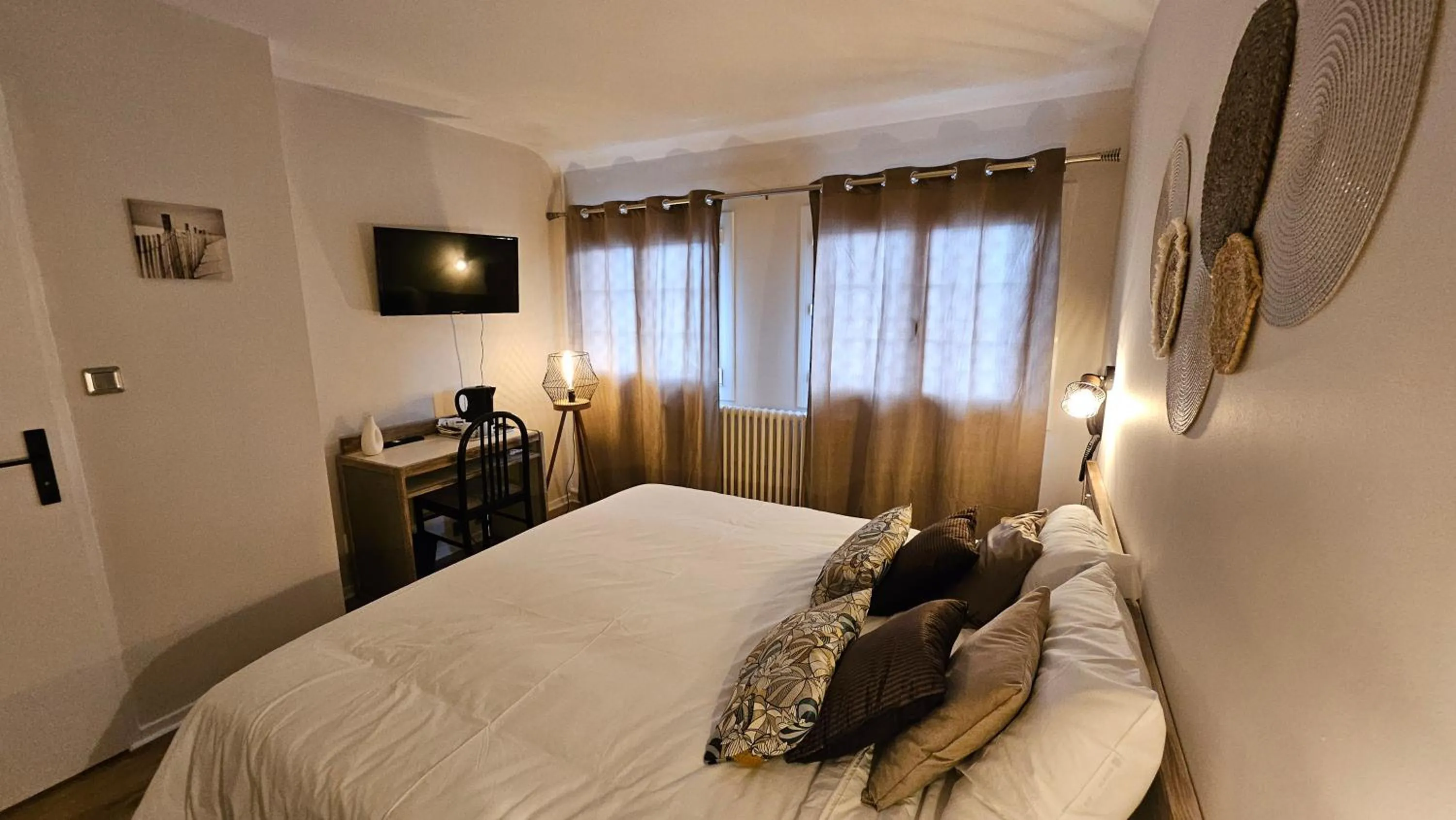 Bed in Auberge de la Marine