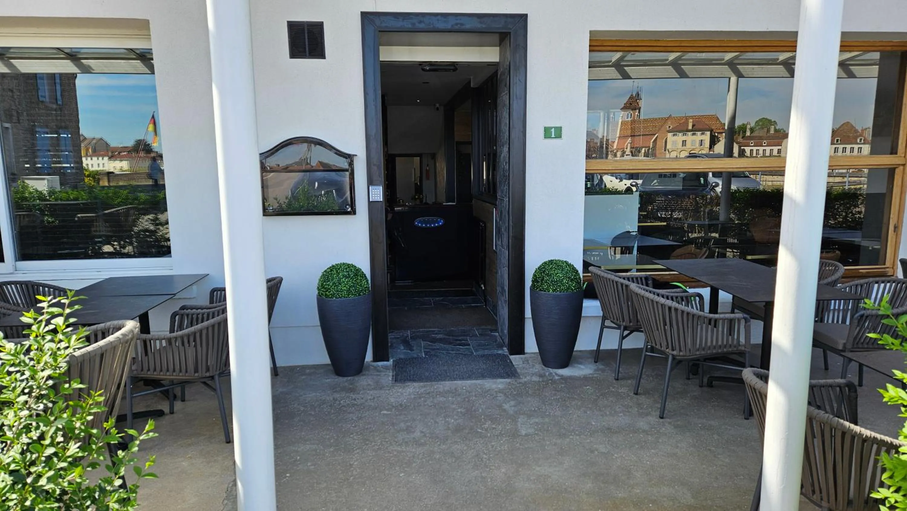 Patio in Auberge de la Marine