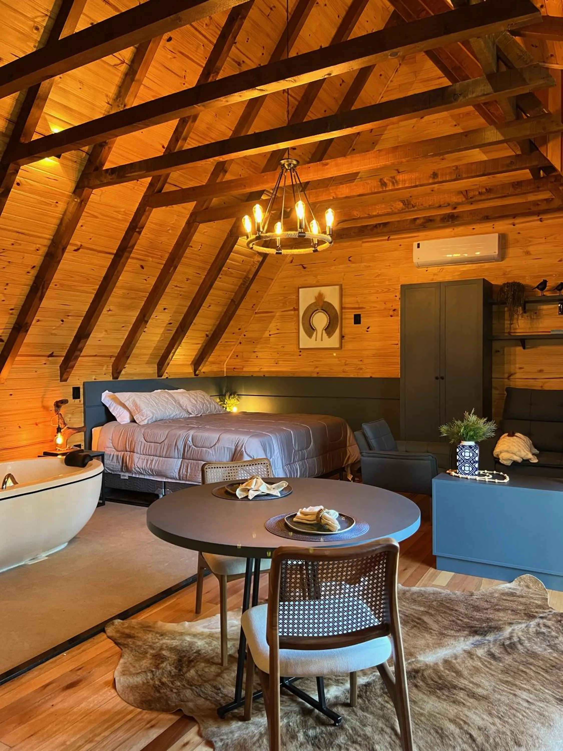 Photo of the whole room in Taboo Refúgio