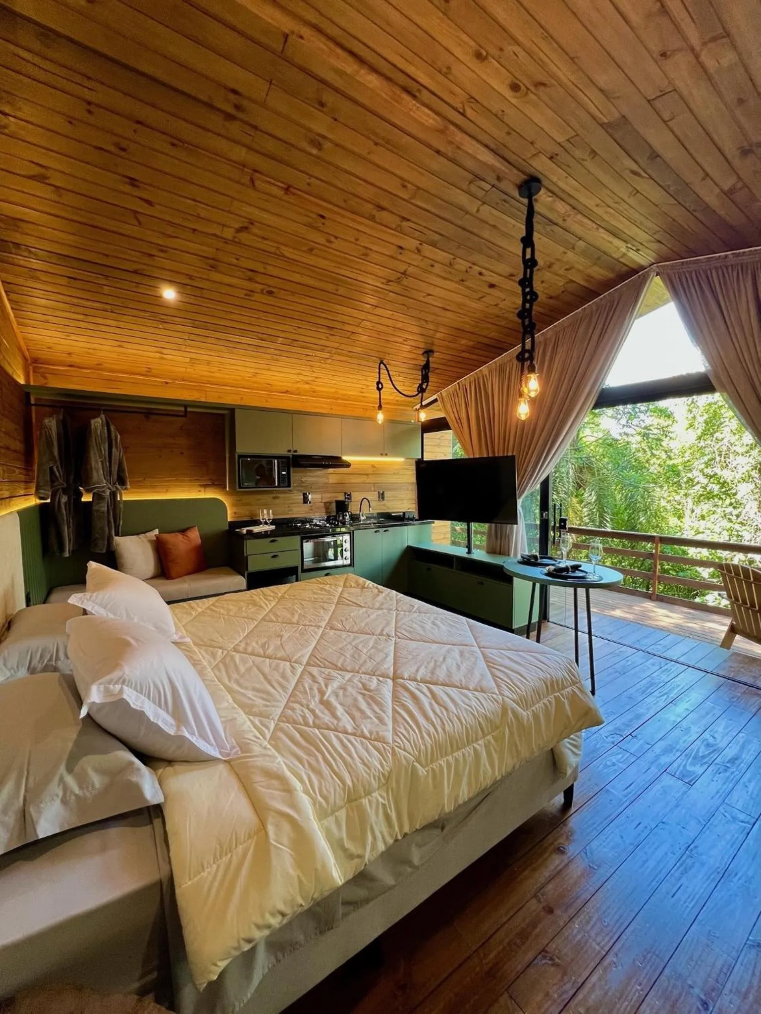 Living room, Bed in Taboo Refúgio