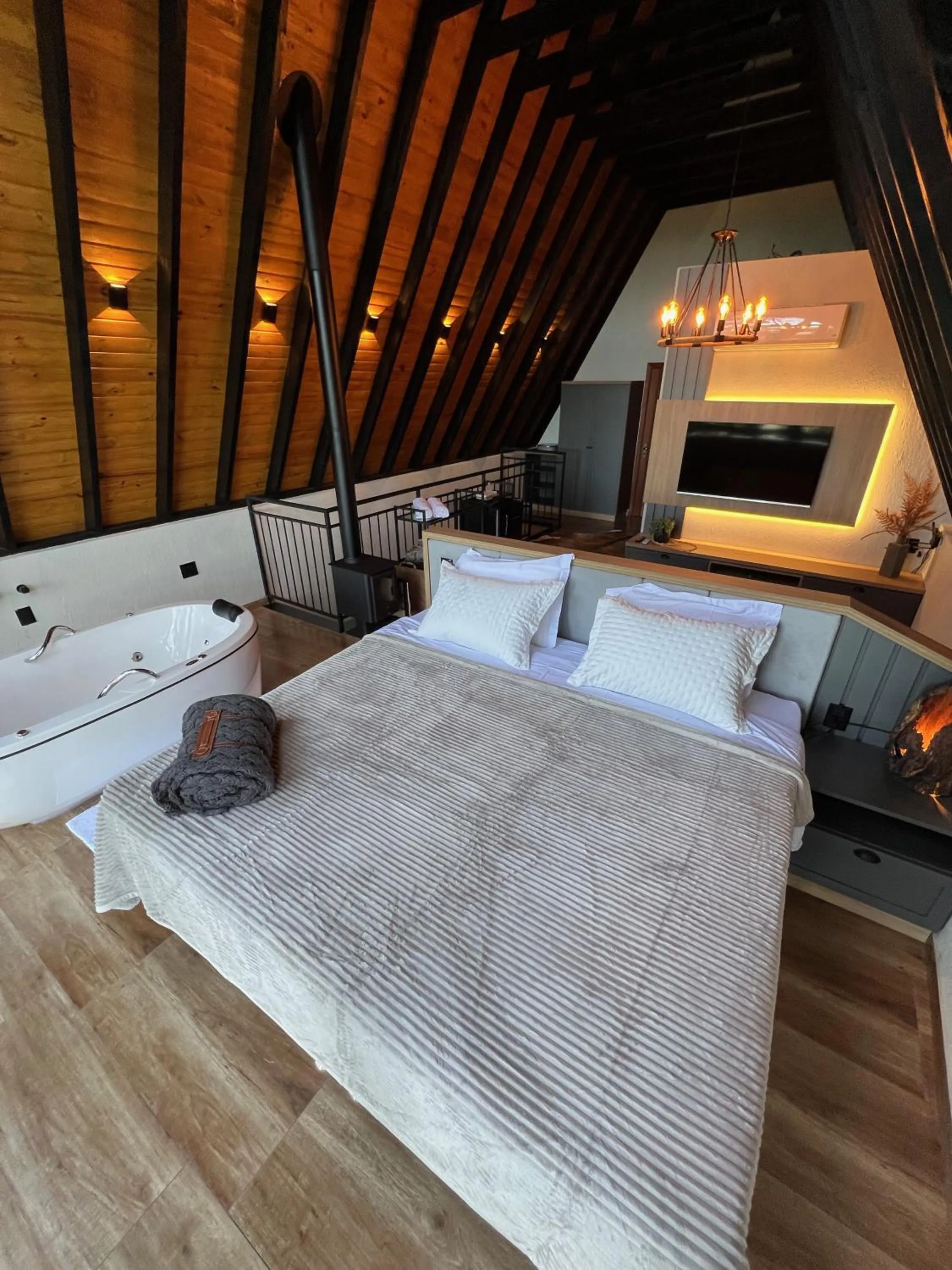 Photo of the whole room, Bed in Taboo Refúgio