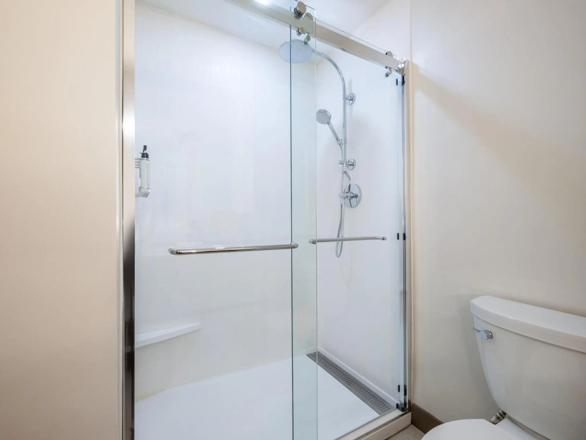 Standard King Room - Communications Accessible in EVEN Hotel Miami - Doral Area by IHG