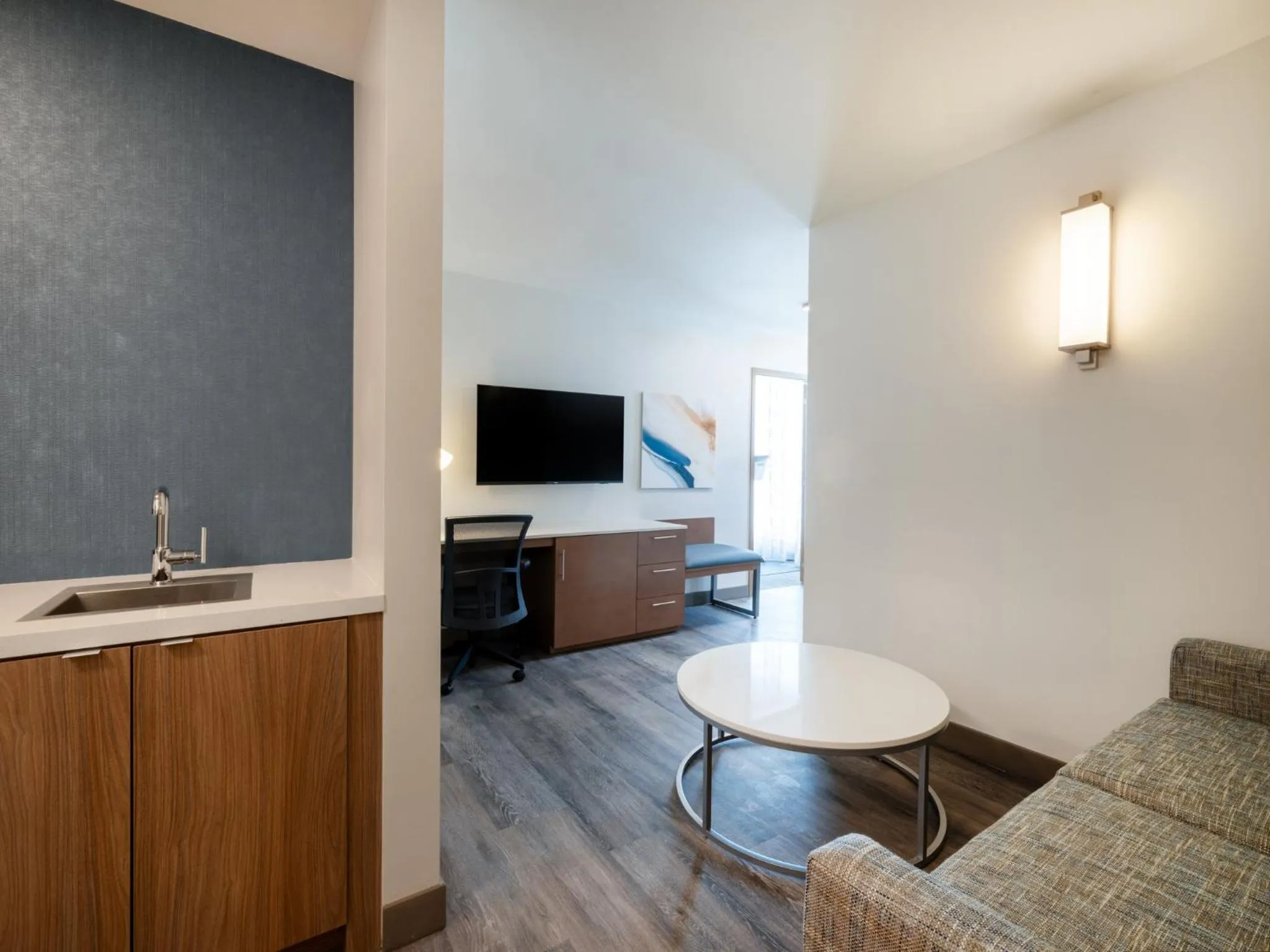 Photo of the whole room in EVEN Hotel Miami - Doral Area by IHG