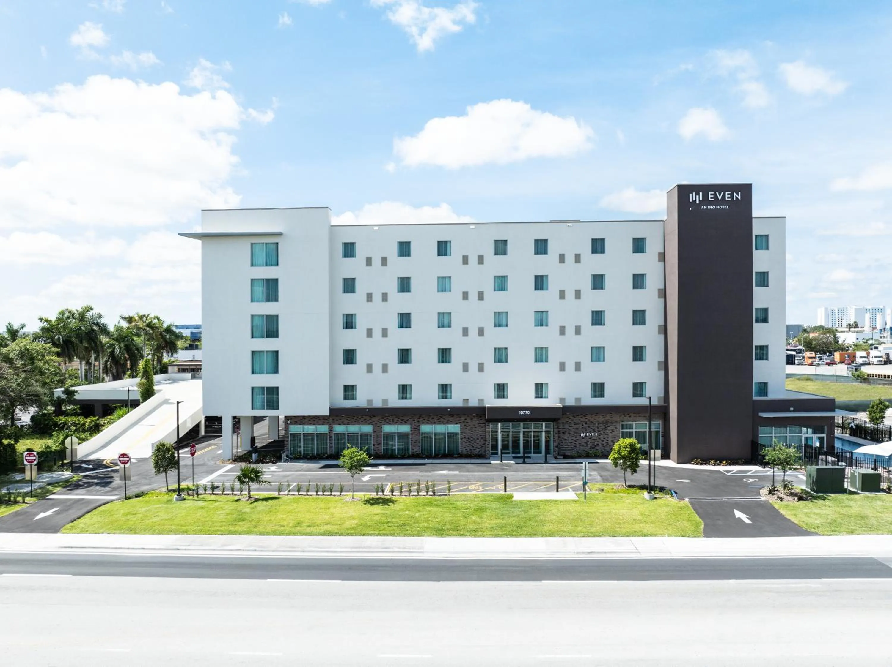 Property building in EVEN Hotel Miami - Doral Area by IHG