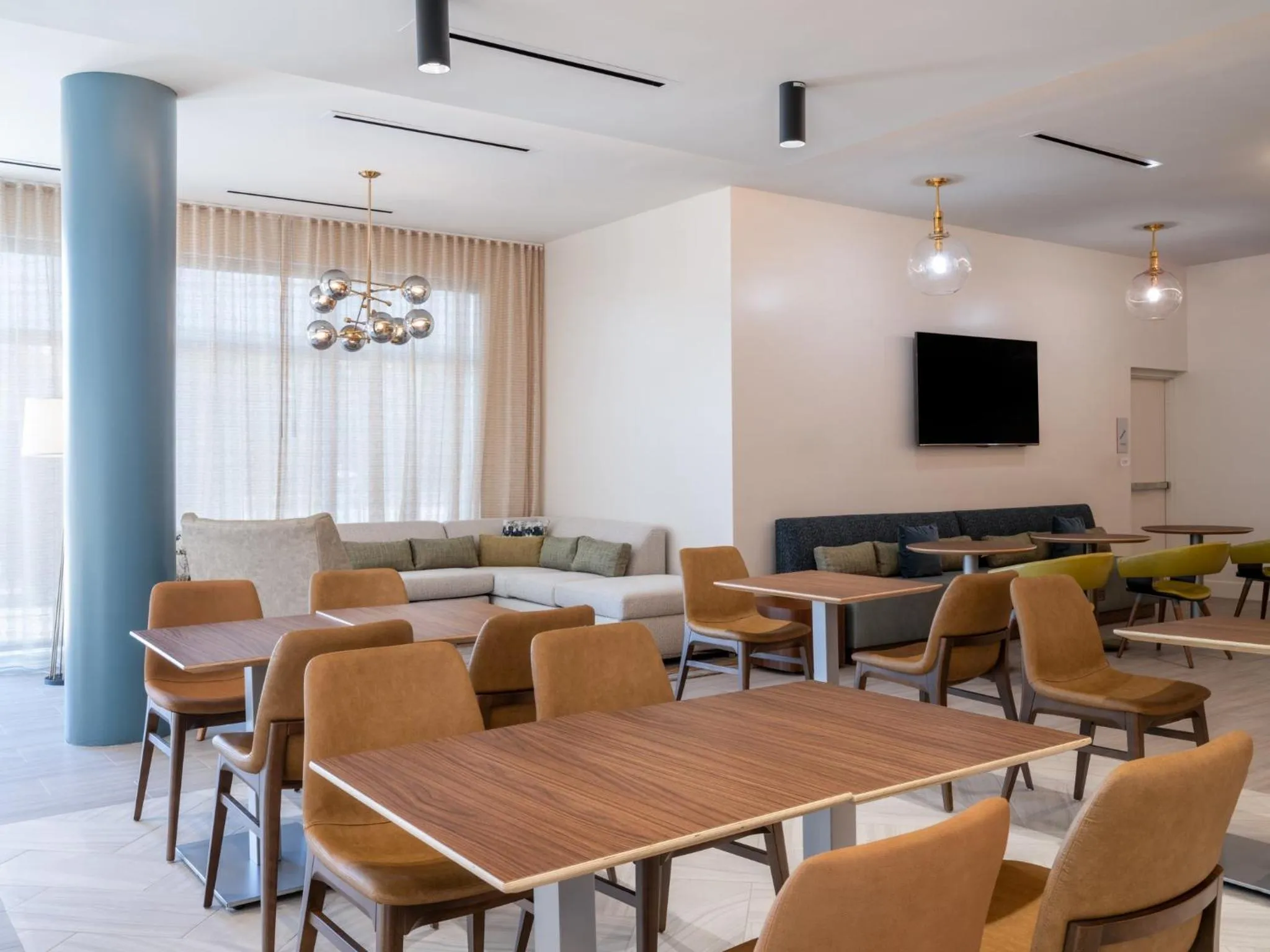 Property building in EVEN Hotel Miami - Doral Area by IHG