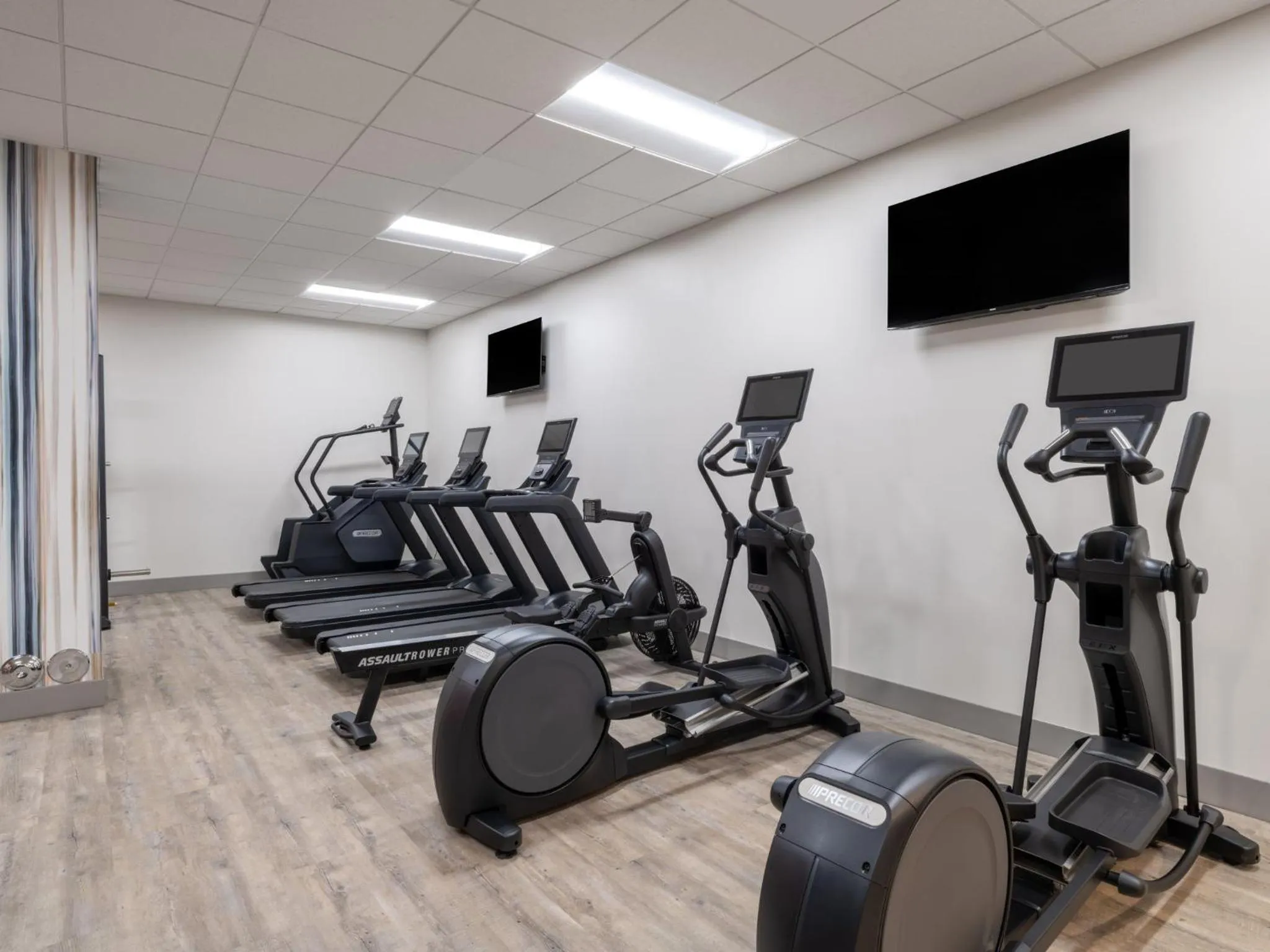 Fitness centre/facilities in EVEN Hotel Miami - Doral Area by IHG