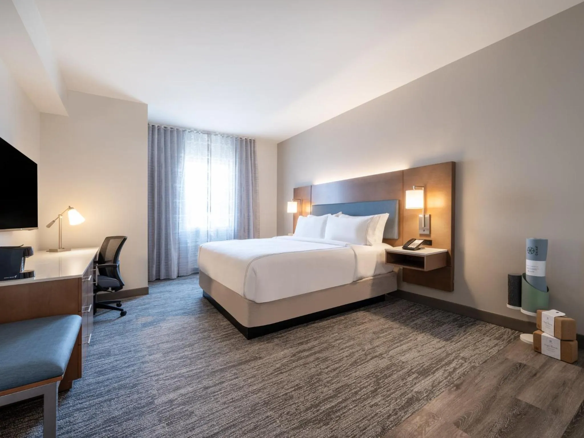 Photo of the whole room, Bed in EVEN Hotel Miami - Doral Area by IHG