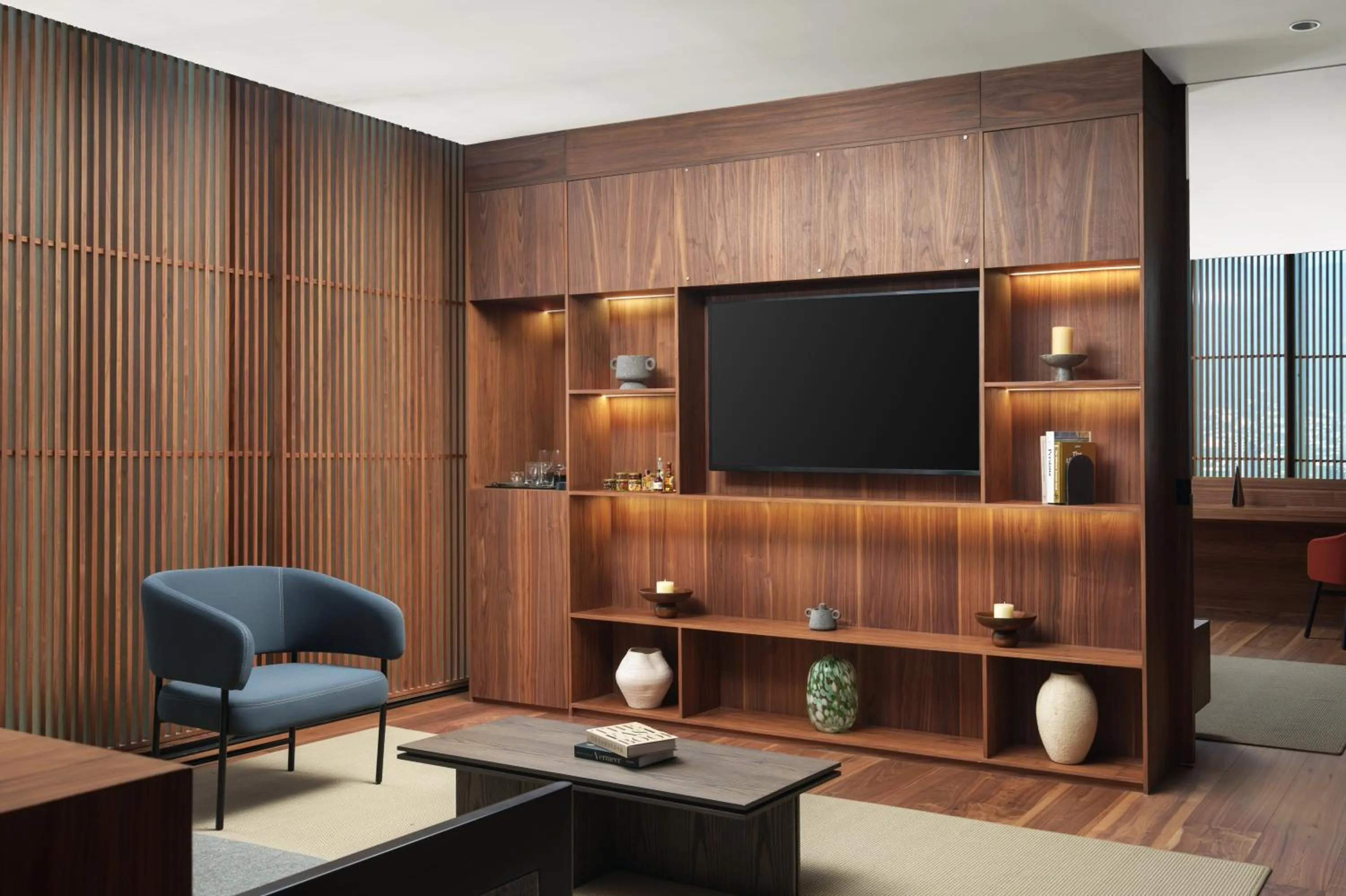 Communal lounge/ TV room in Presidente InterContinental Monterrey by IHG
