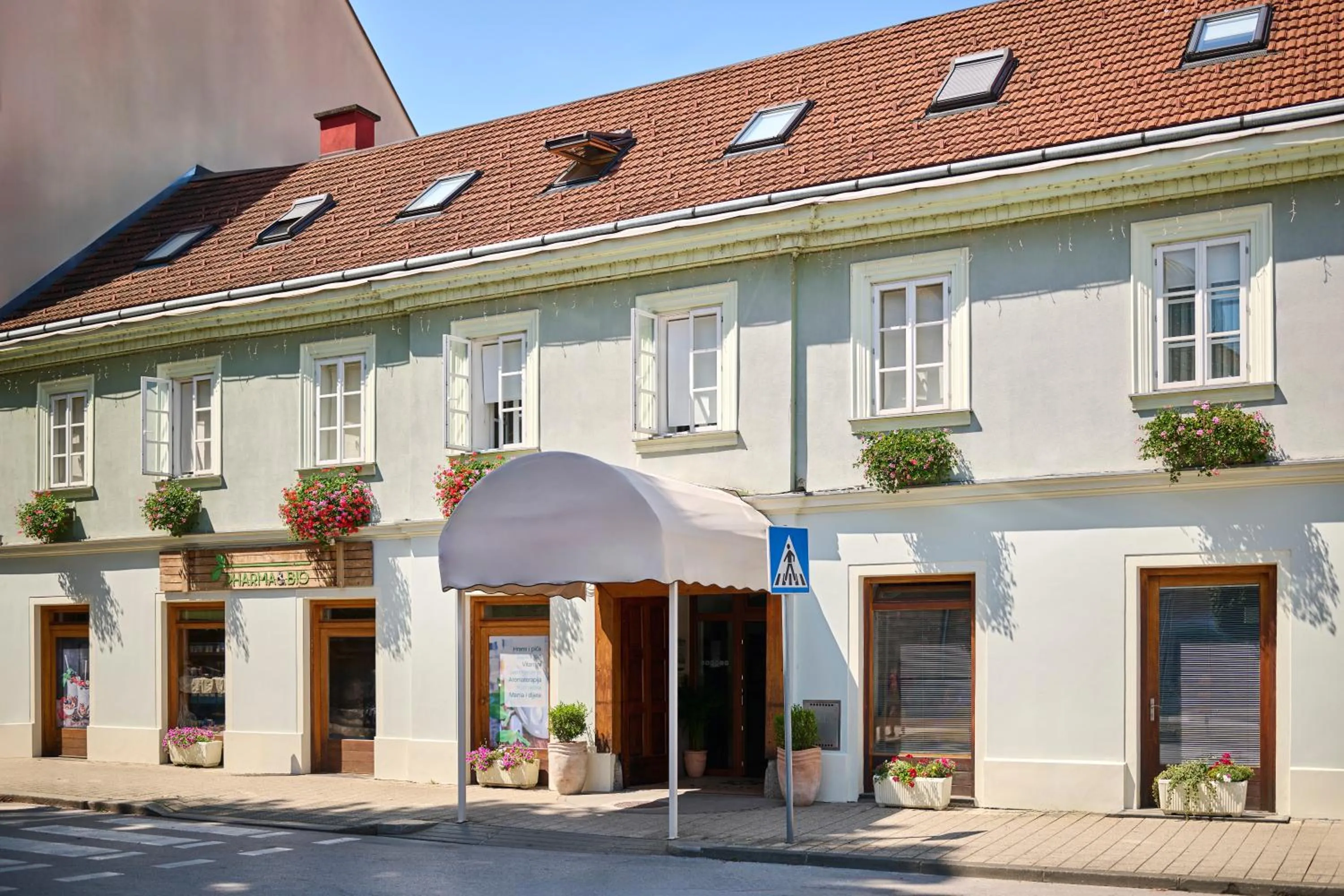 Property building in Hotel Kadoor