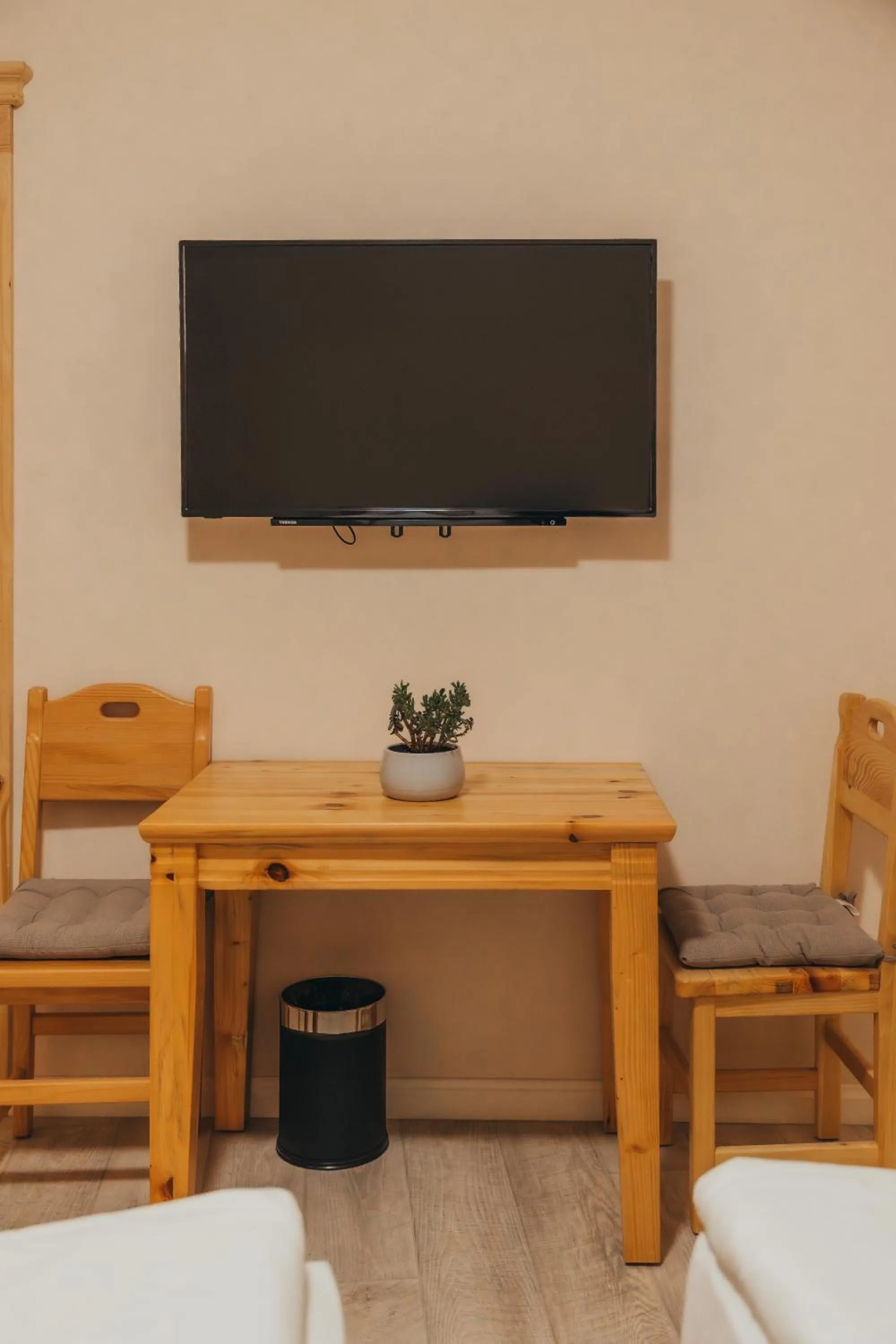 TV and multimedia in Hotel Kadoor