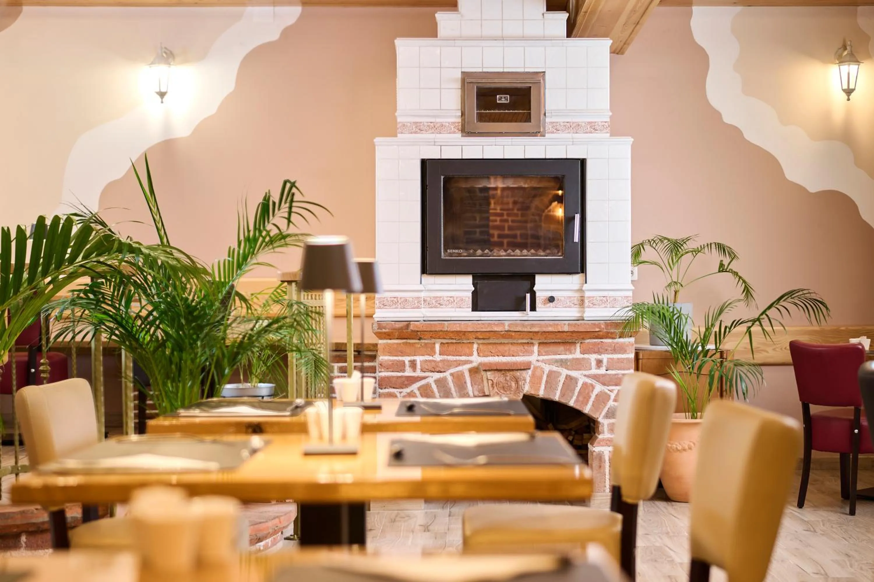 Restaurant/places to eat in Hotel Kadoor