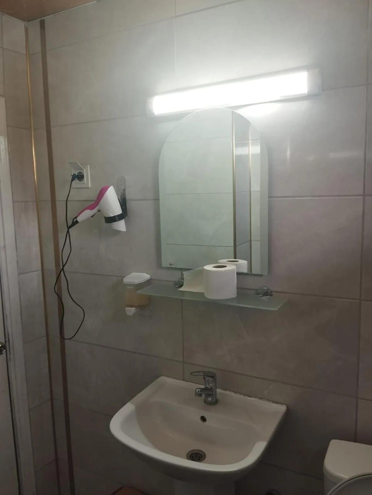 Shower in Forties Hotel Alanya