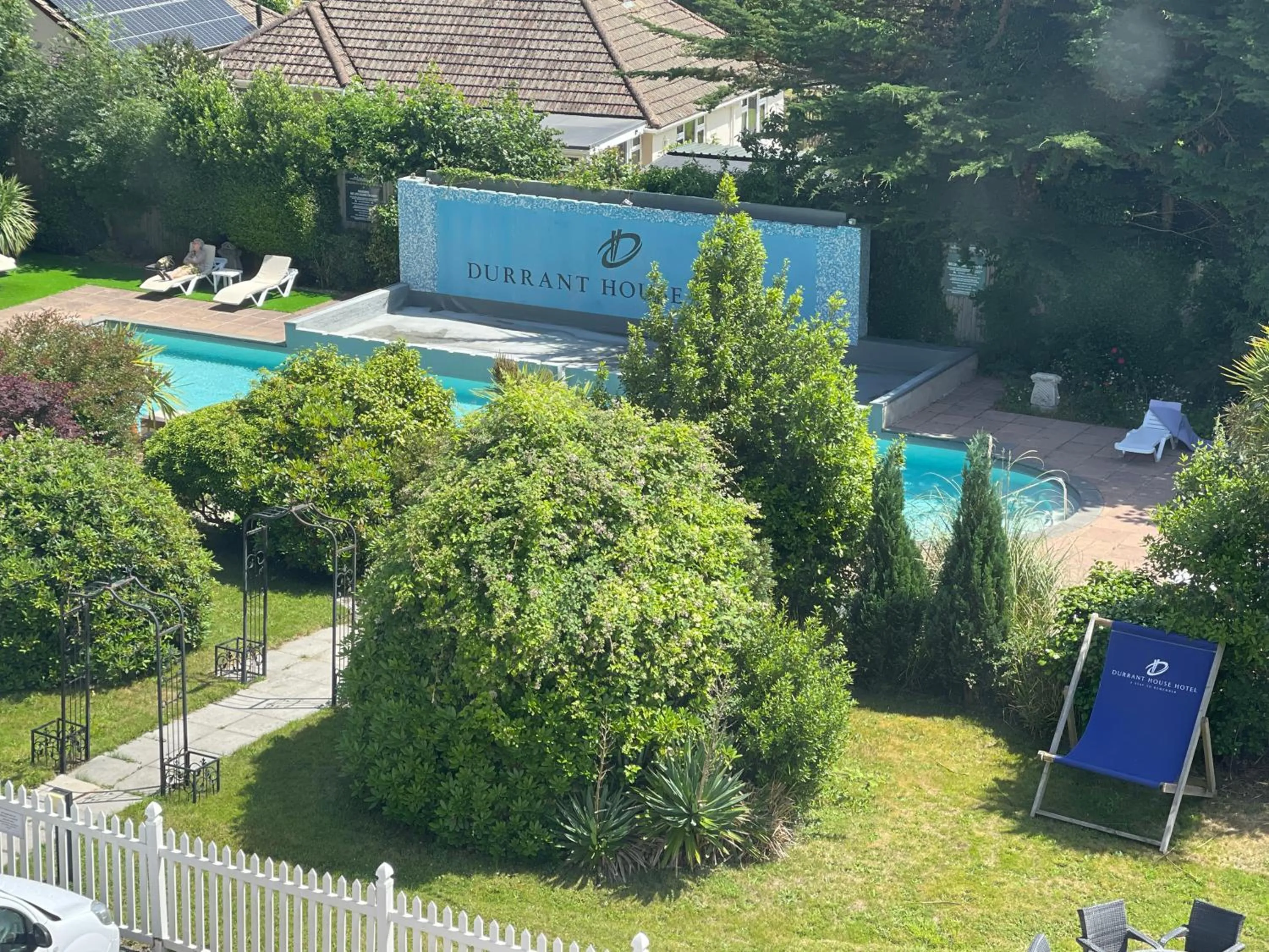 Swimming pool in Durrant House Hotel