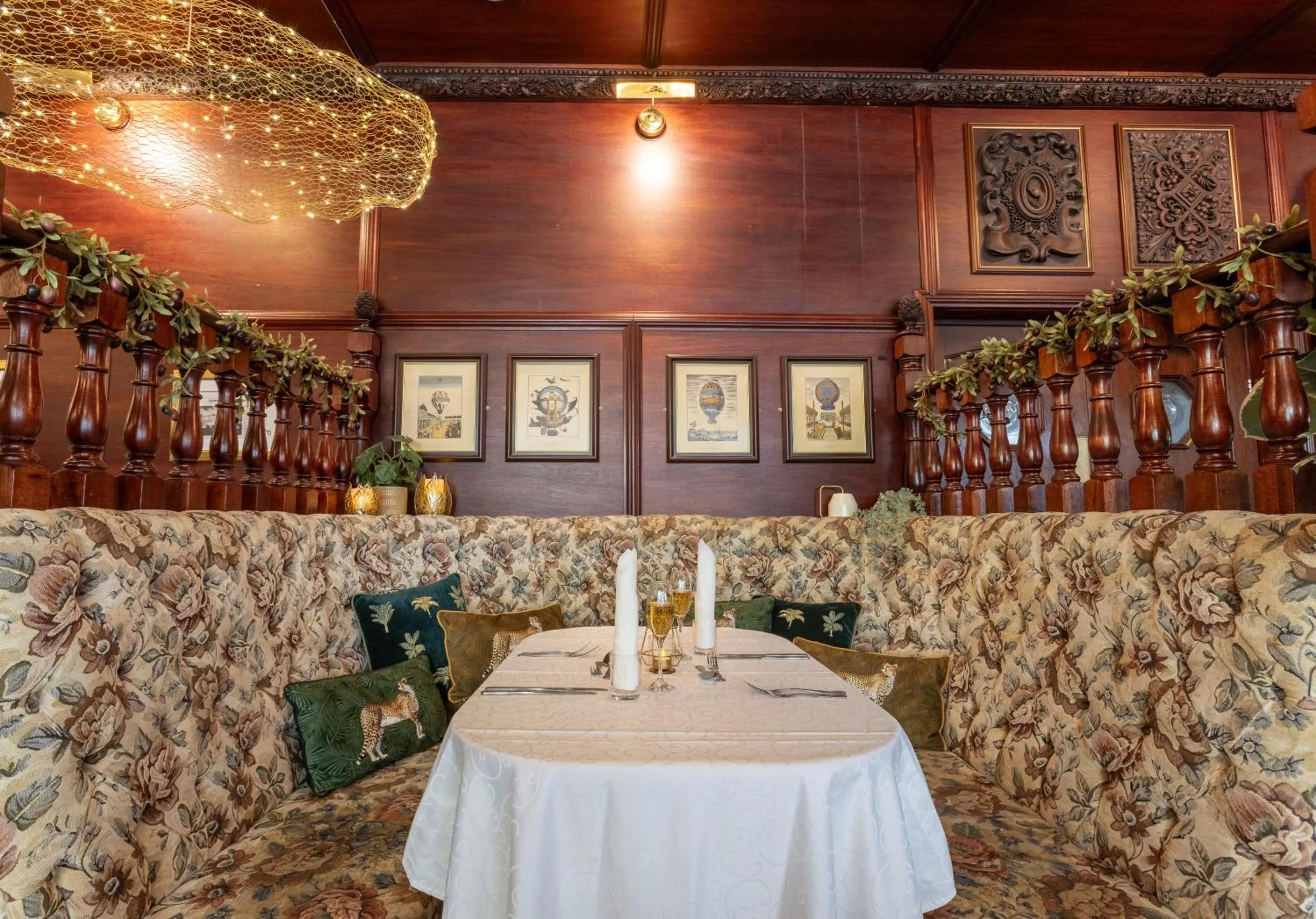 Restaurant/places to eat in Durrant House Hotel