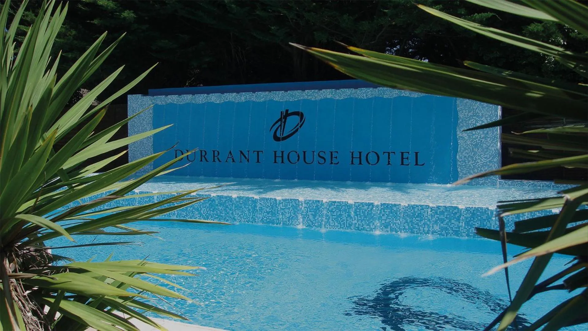 Swimming pool in Durrant House Hotel