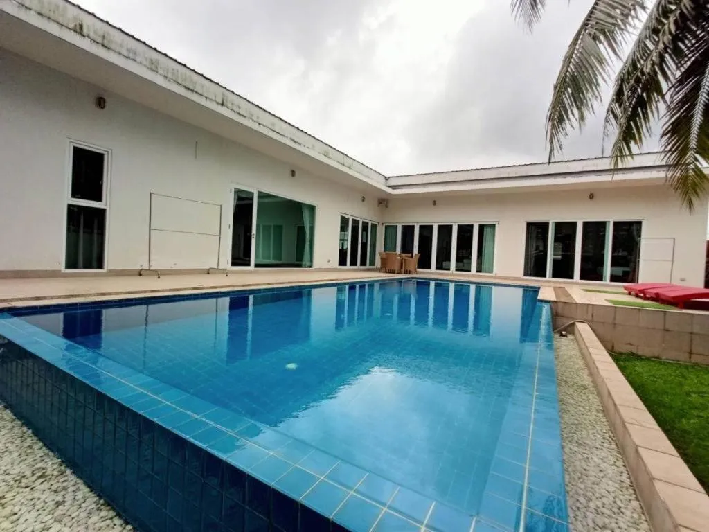 Swimming pool in Phuket Lagoon Pool Villa