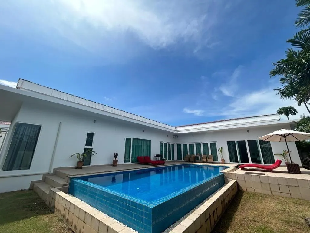 Pool view in Phuket Lagoon Pool Villa