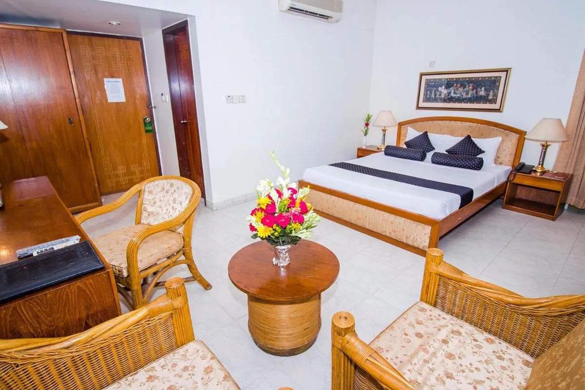 Bed in Hotel de Crystal Crown